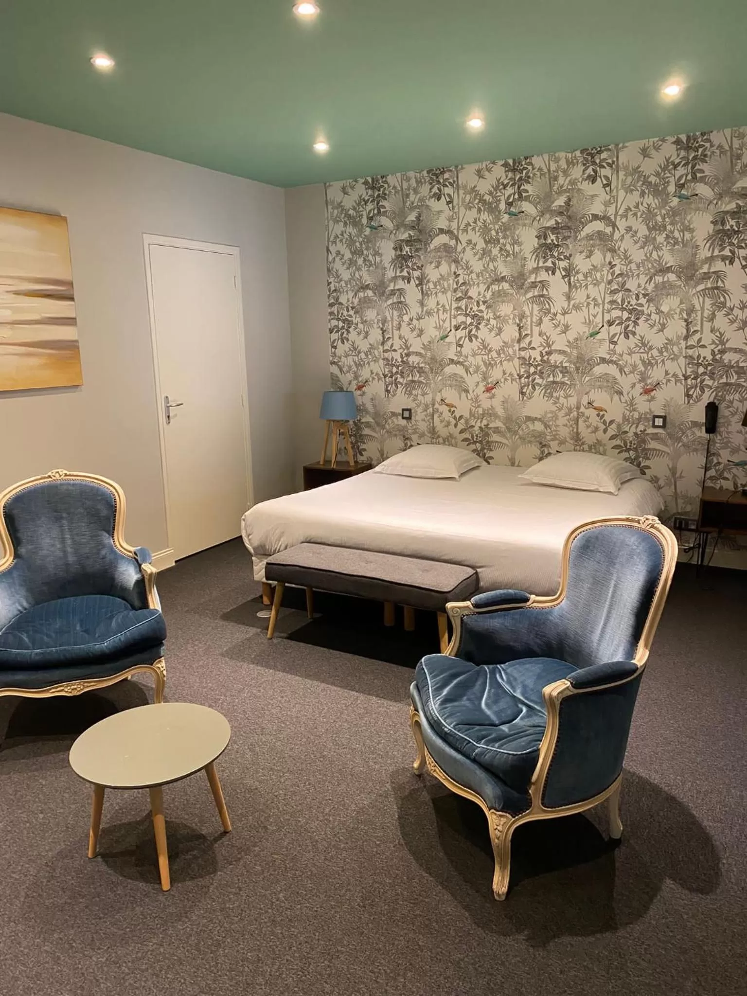 Family in The Originals Boutique, Hôtel La Colonne de Bronze, Saint-Valéry-sur-Somme