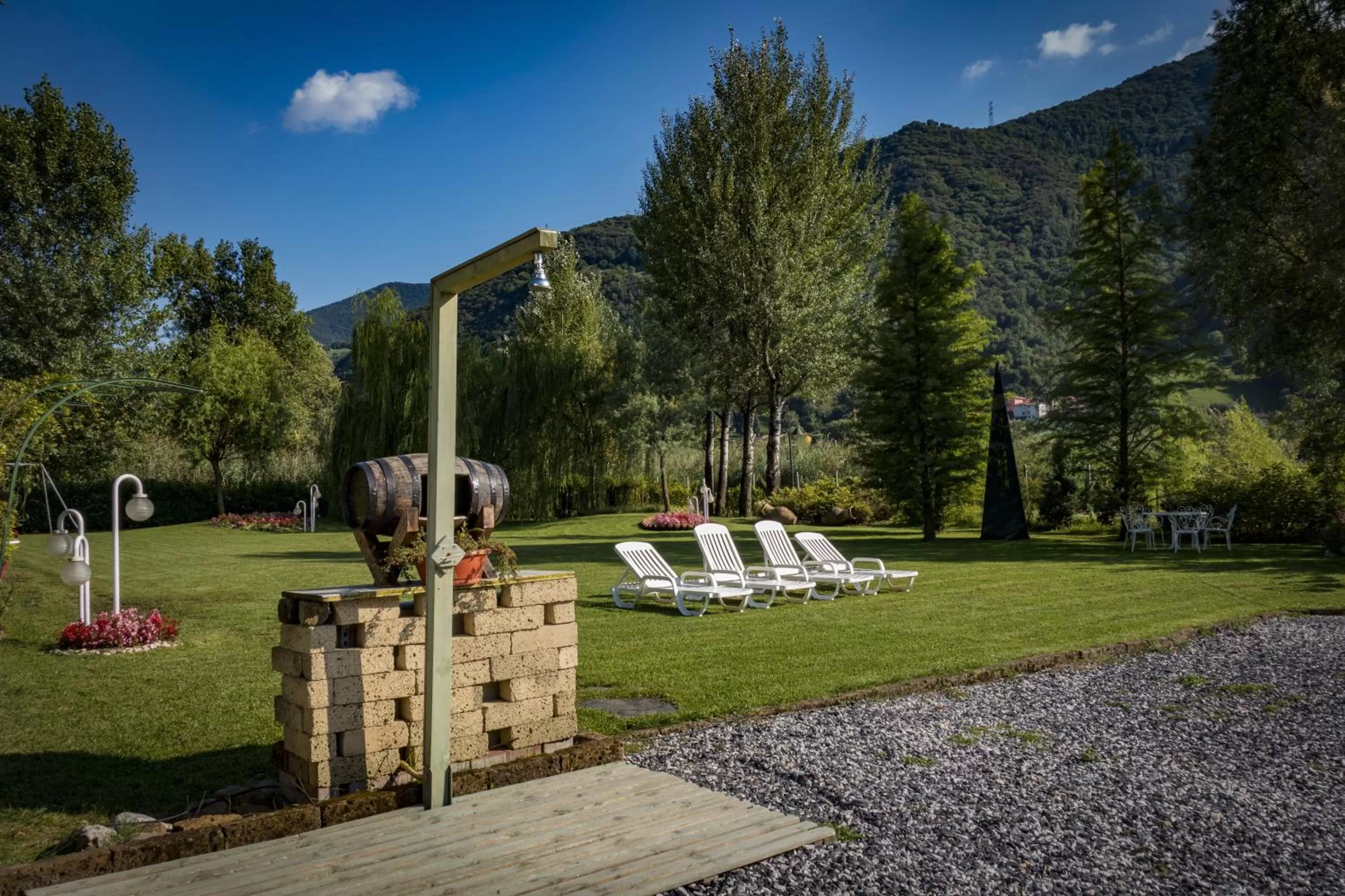 Garden view in Albergo La Romanella