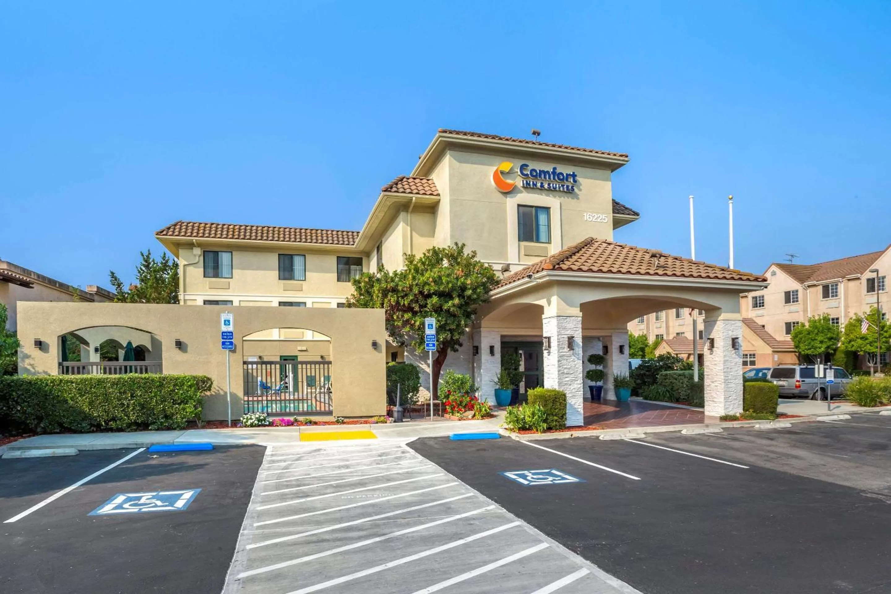 Property building in Comfort Inn South San Jose - Morgan Hill