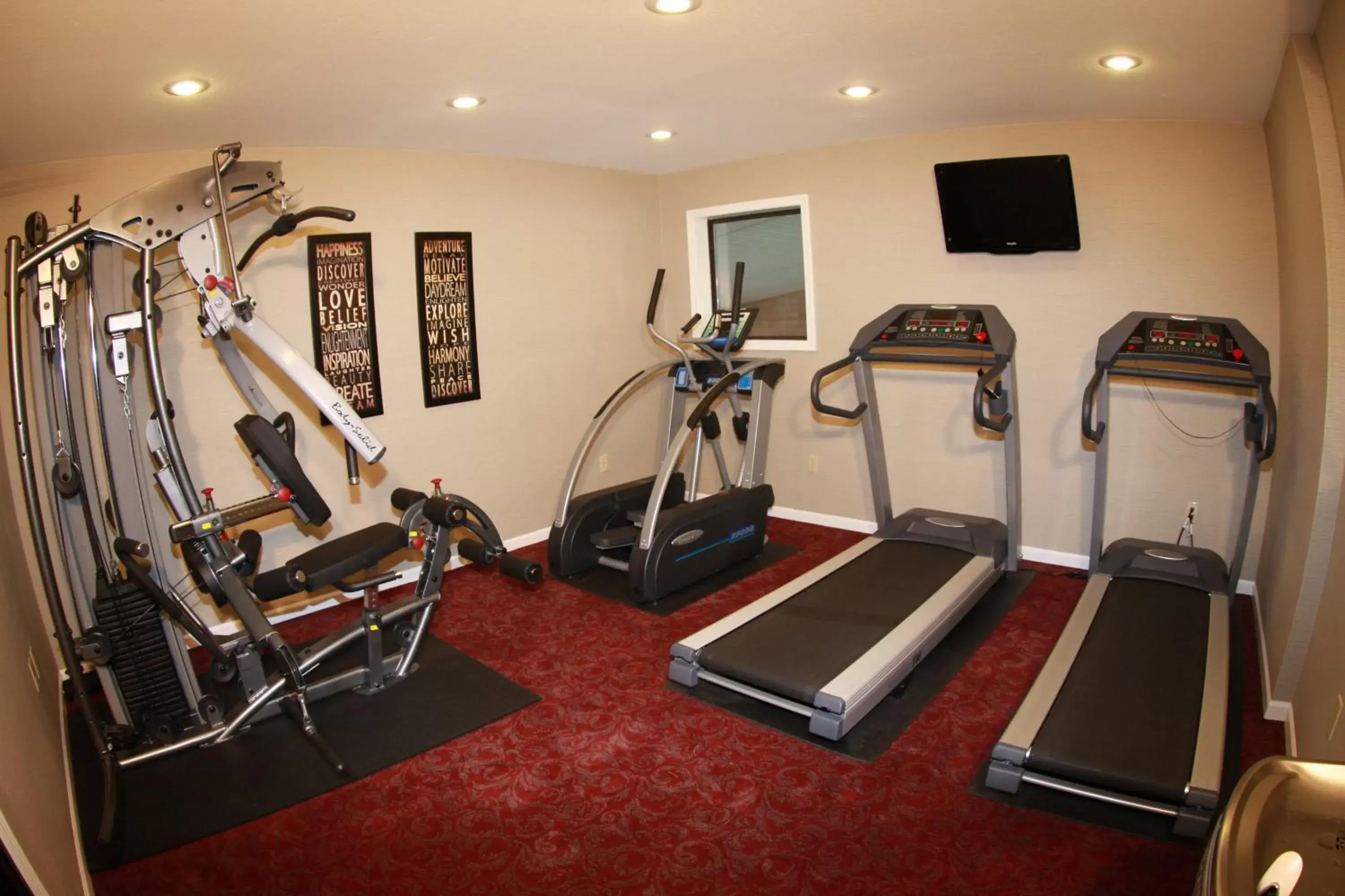 Fitness centre/facilities, Fitness Center/Facilities in Budget Host Inn & Suites