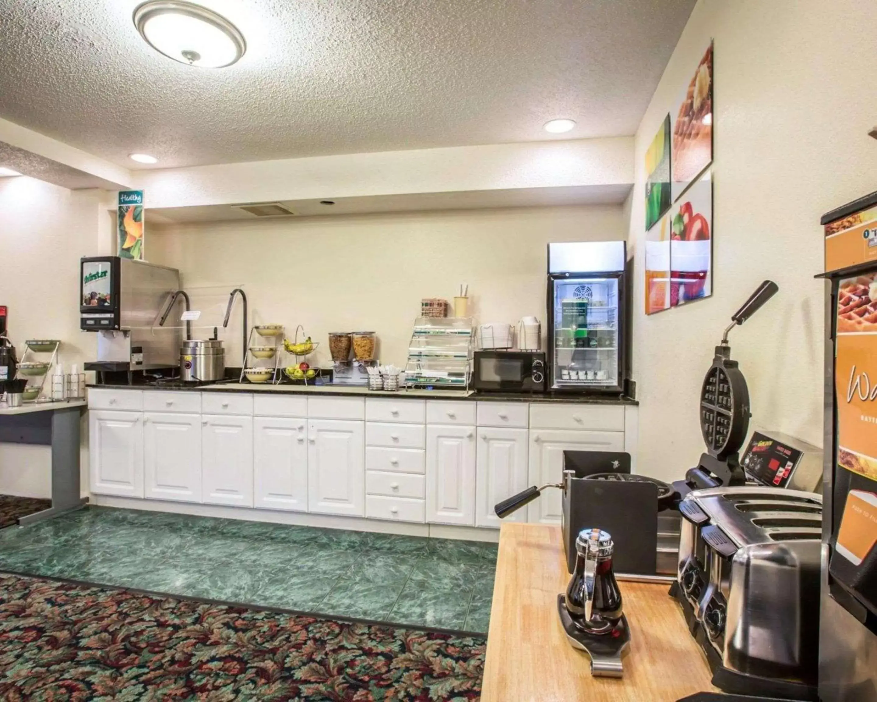 Restaurant/places to eat, Kitchen/Kitchenette in Quality Inn Andrews