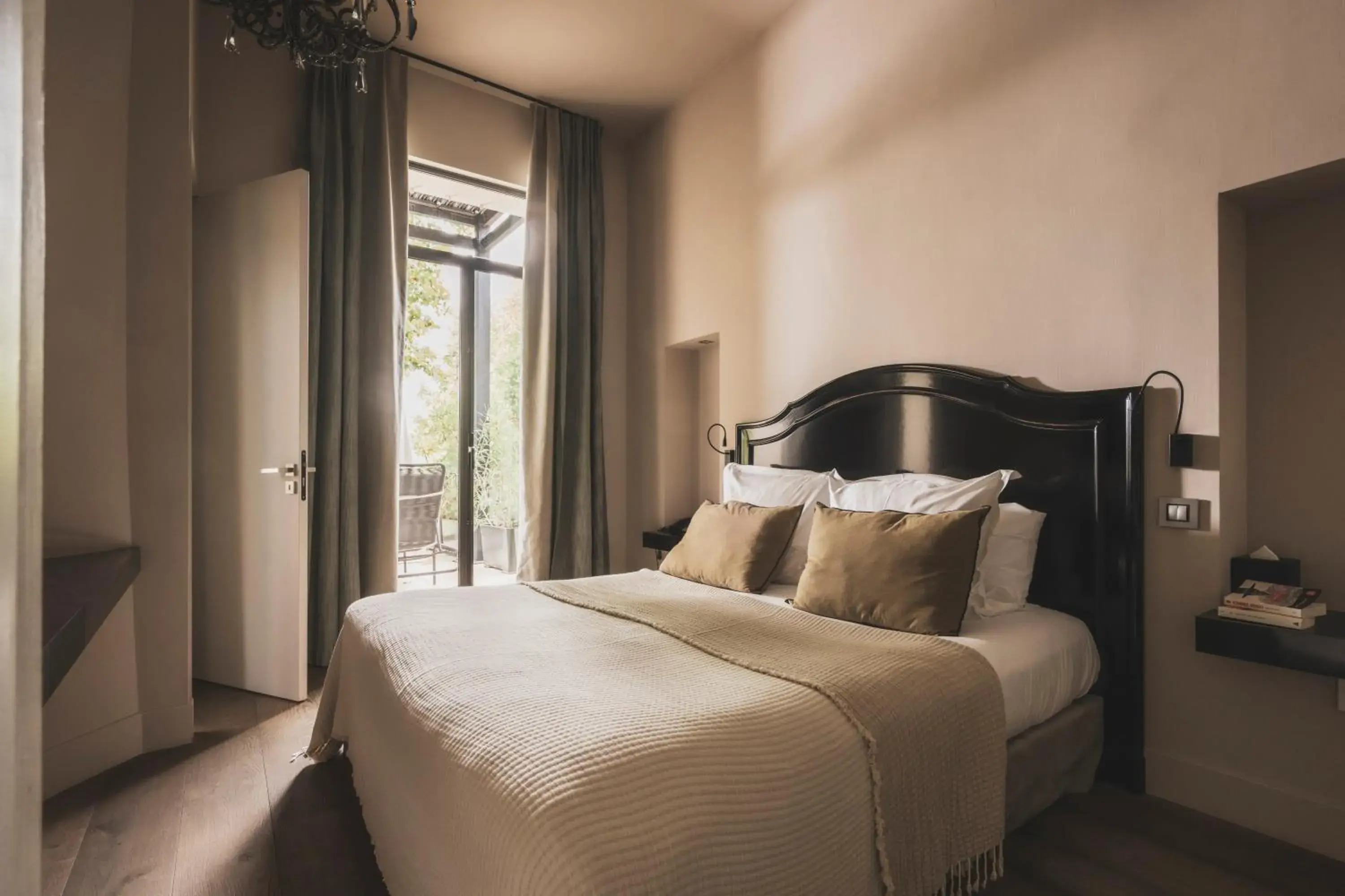 Bed in Les Lodges Sainte-Victoire Hotel & Spa