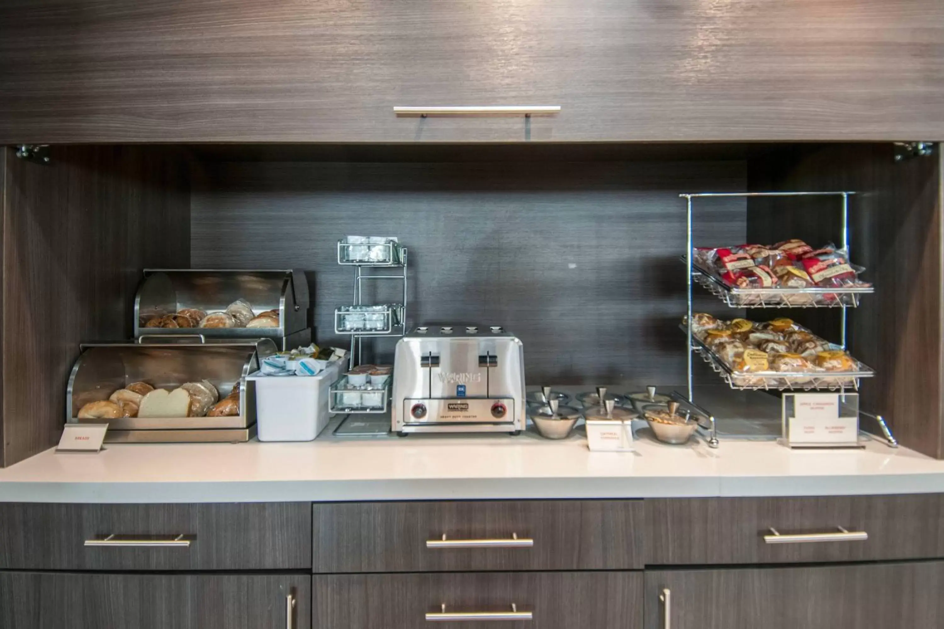 Breakfast in TownePlace Suites by Marriott Vidalia Riverfront