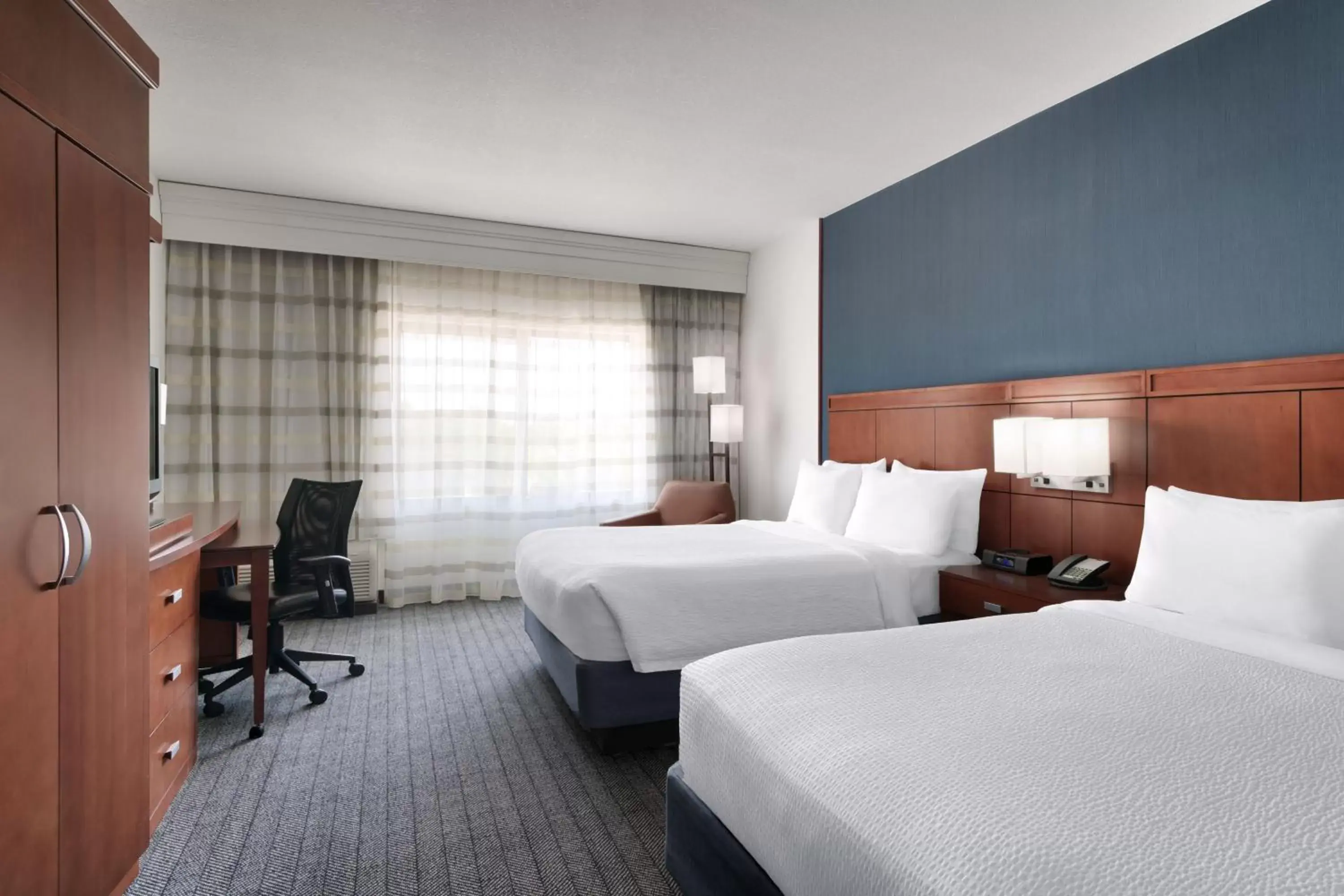 Photo of the whole room, Bed in Courtyard by Marriott Houston NASA Clear Lake