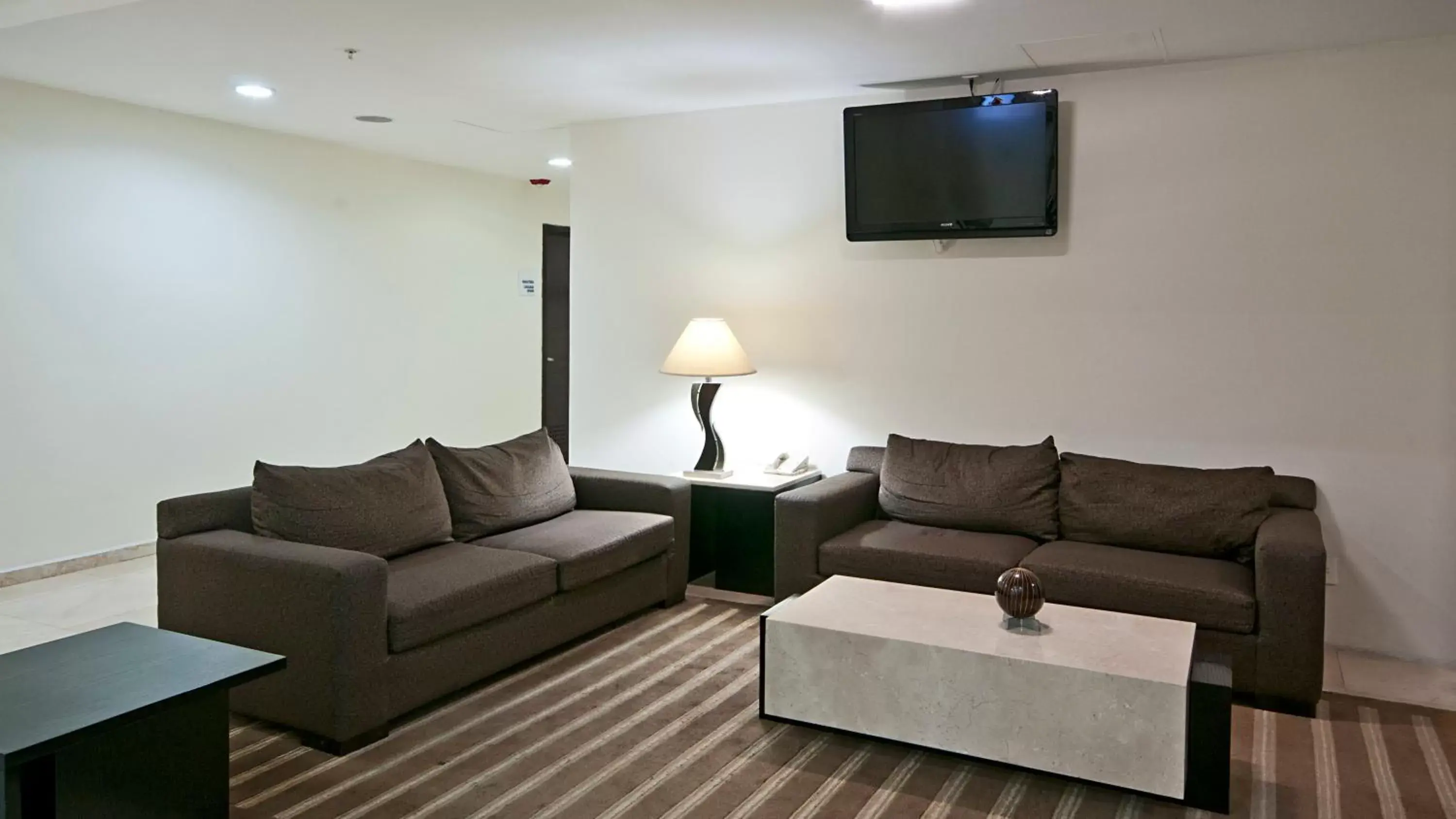 Lobby or reception, Seating Area in Holiday Inn Express Ciudad Del Carmen, an IHG Hotel