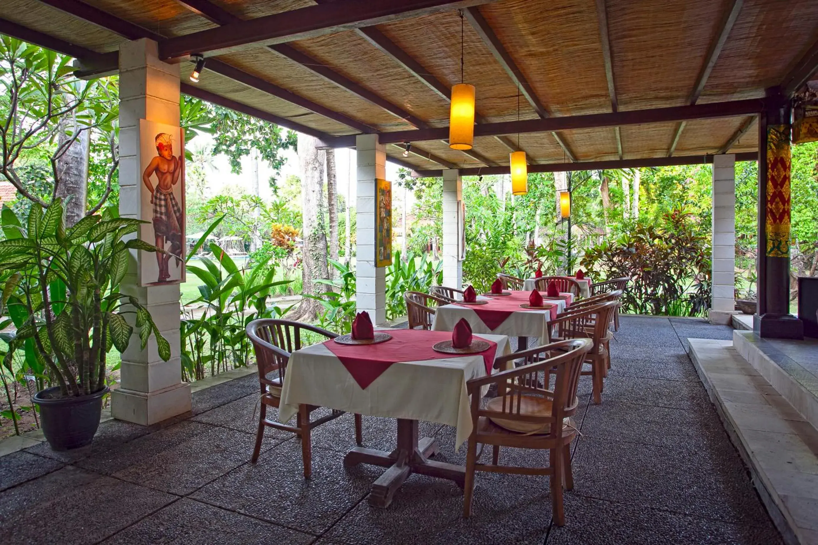 Restaurant/Places to Eat in Natah Bale Villas