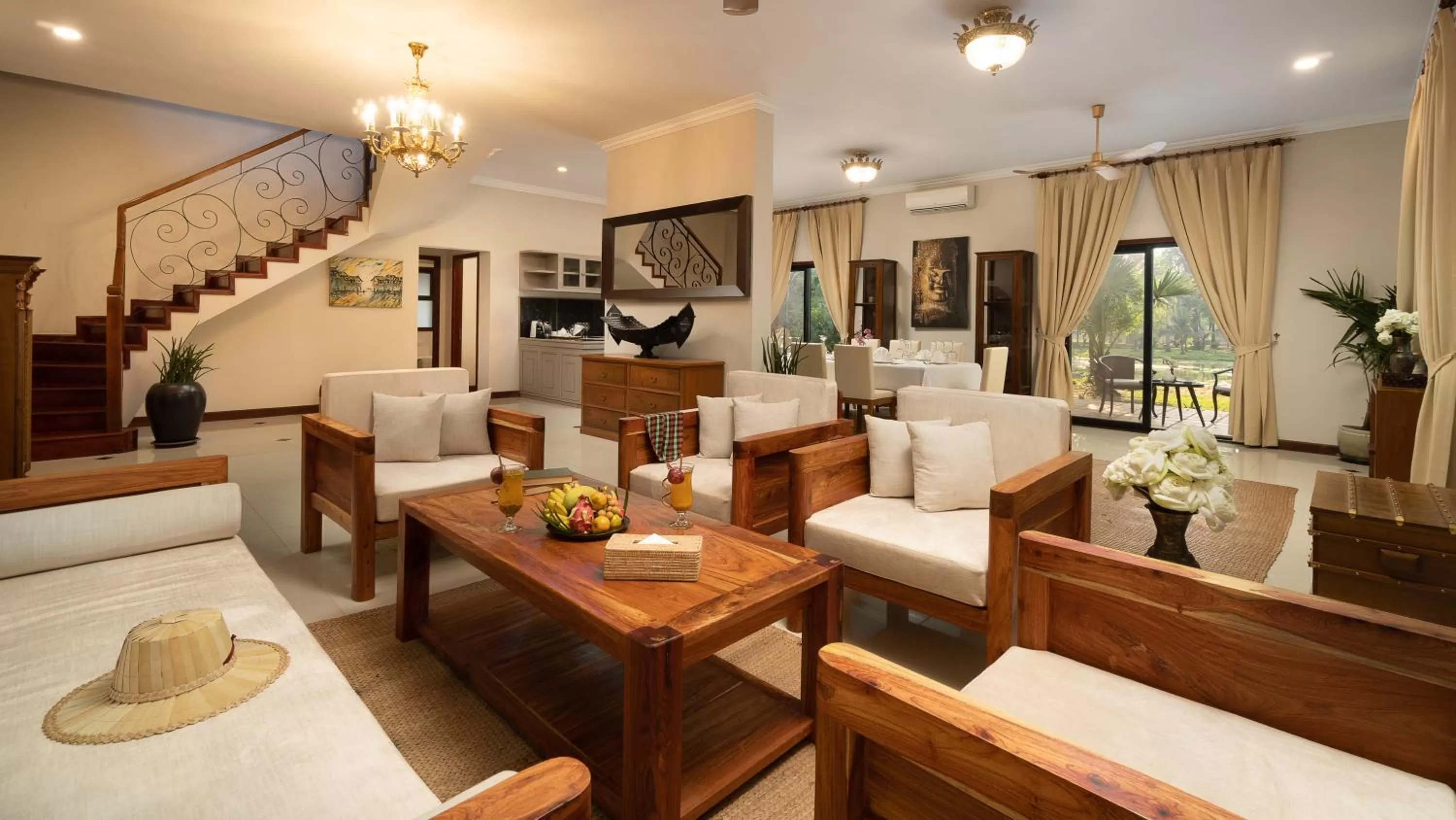 Private Five-Bedroom Home - Daily Afternoon Tea + Personal Butler + Personal Chef in Mane Family Vacation