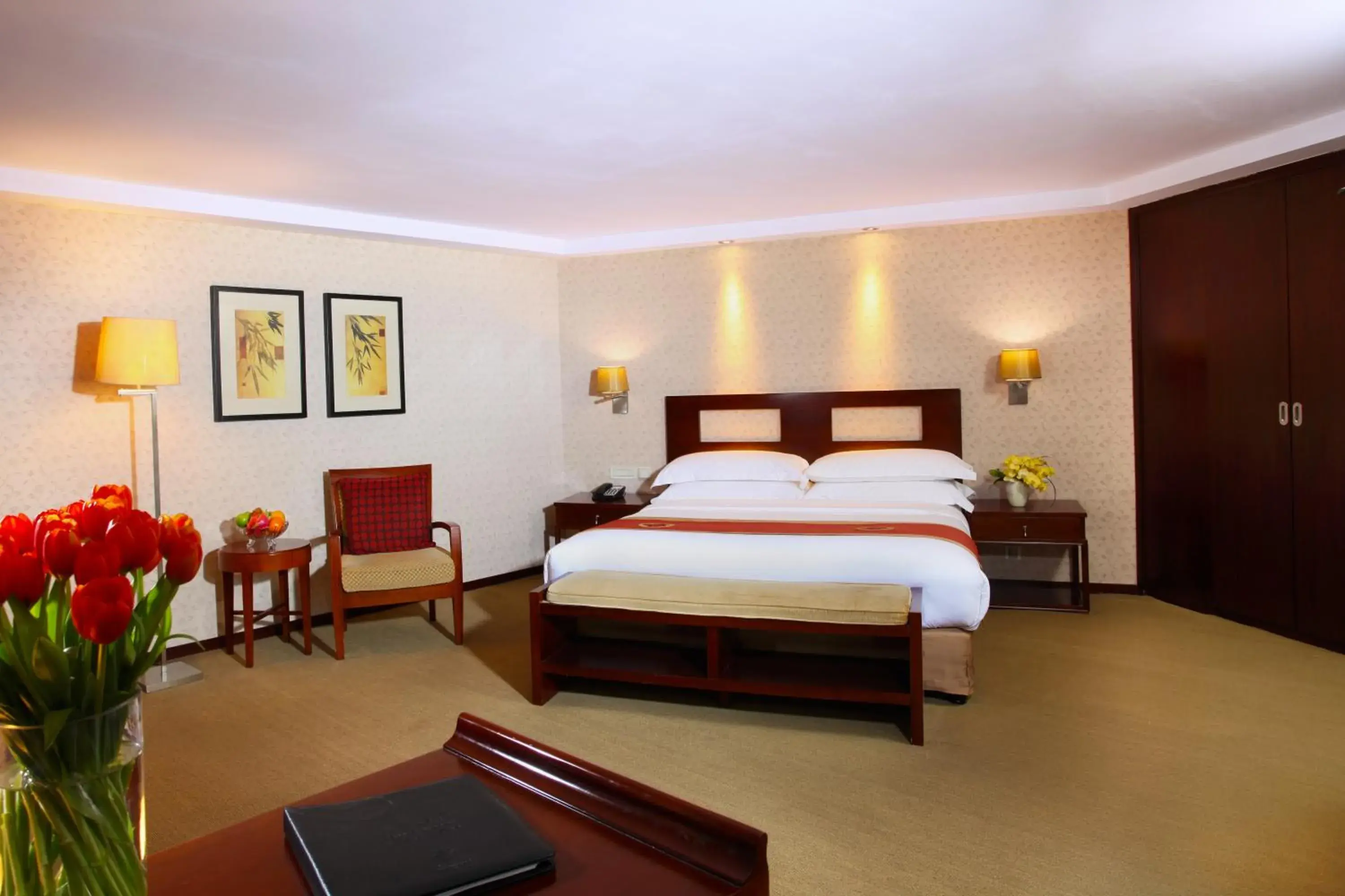 Photo of the whole room, Bed in Sunworld Hotel