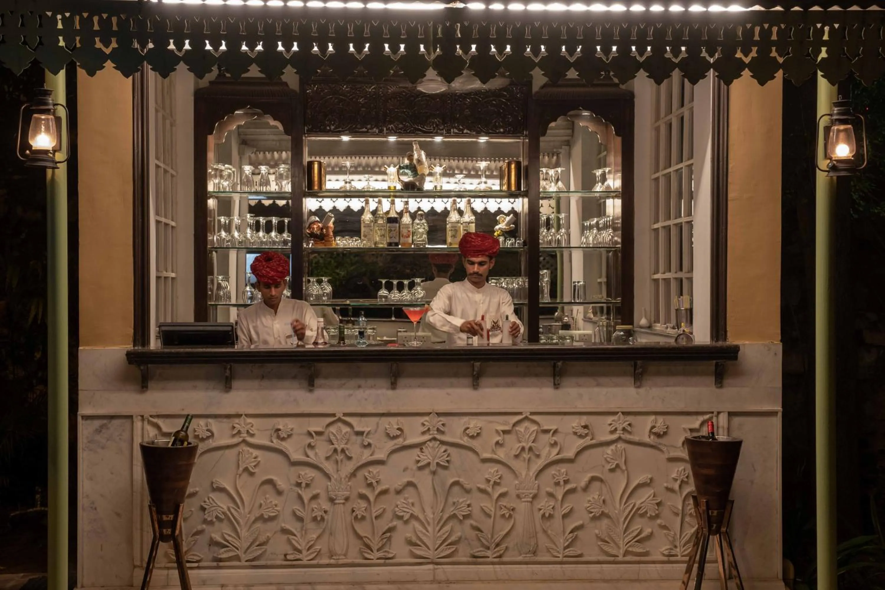 Restaurant/places to eat in Hotel Narain Niwas Palace