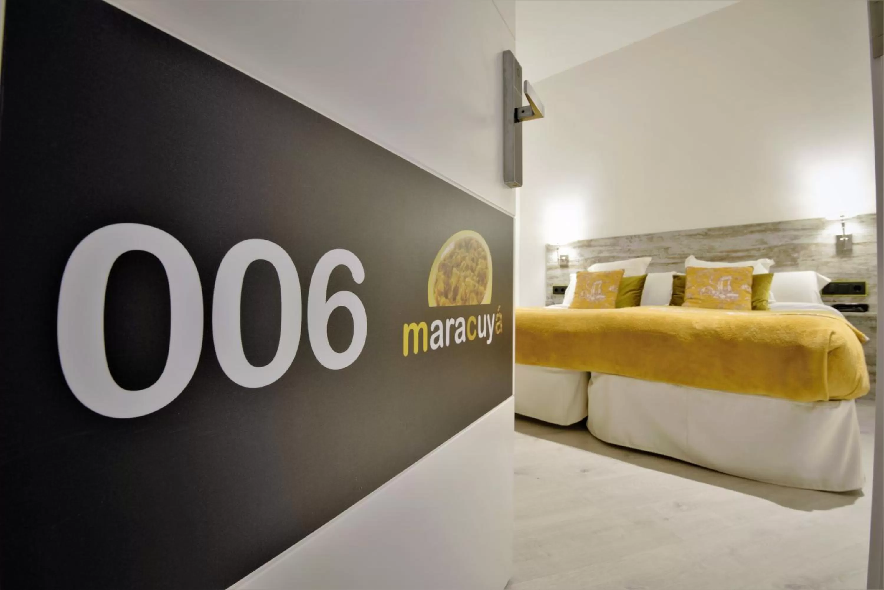 Twin Room in DreamKeys Barcelona City