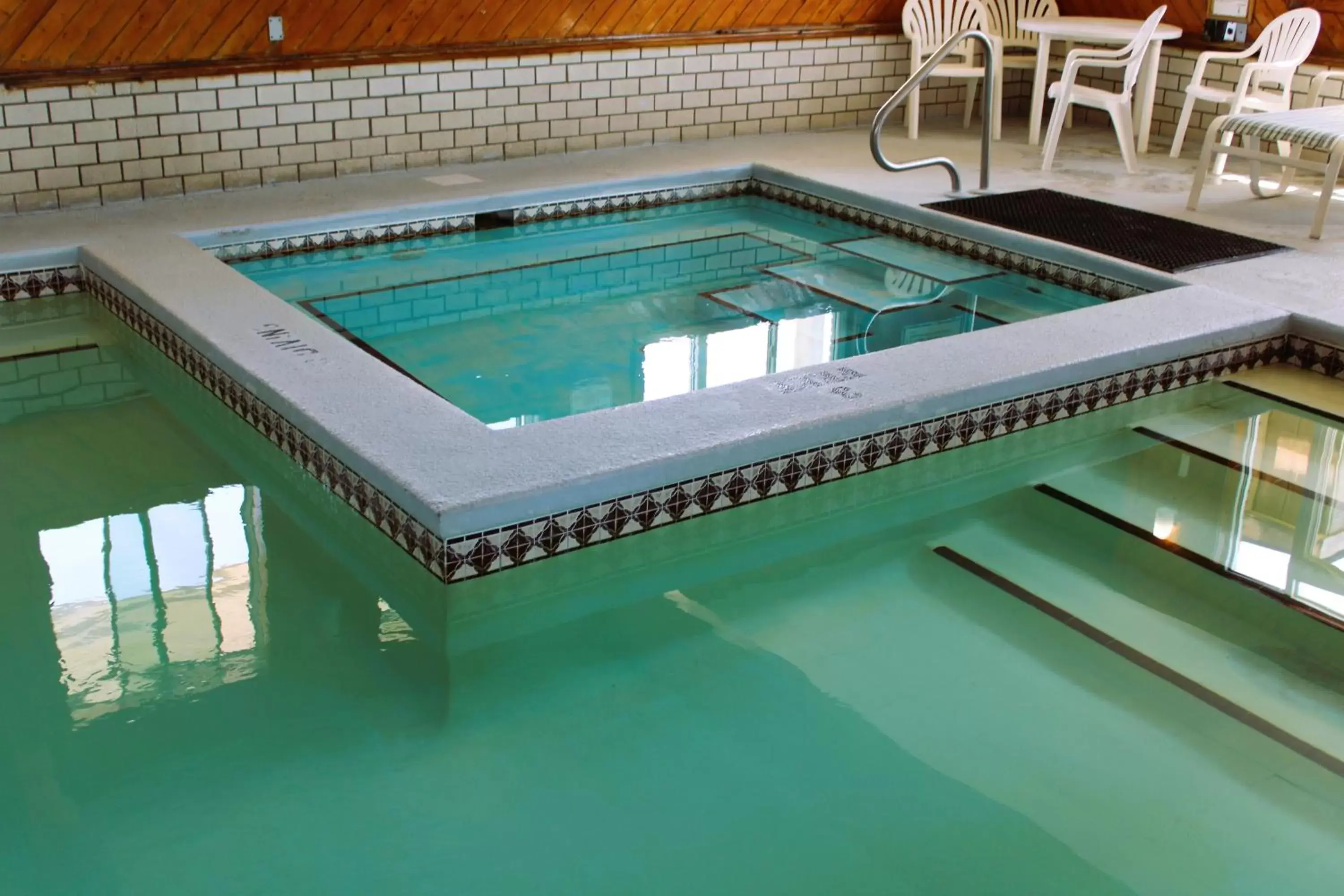 Swimming Pool in Blue Heron Motel