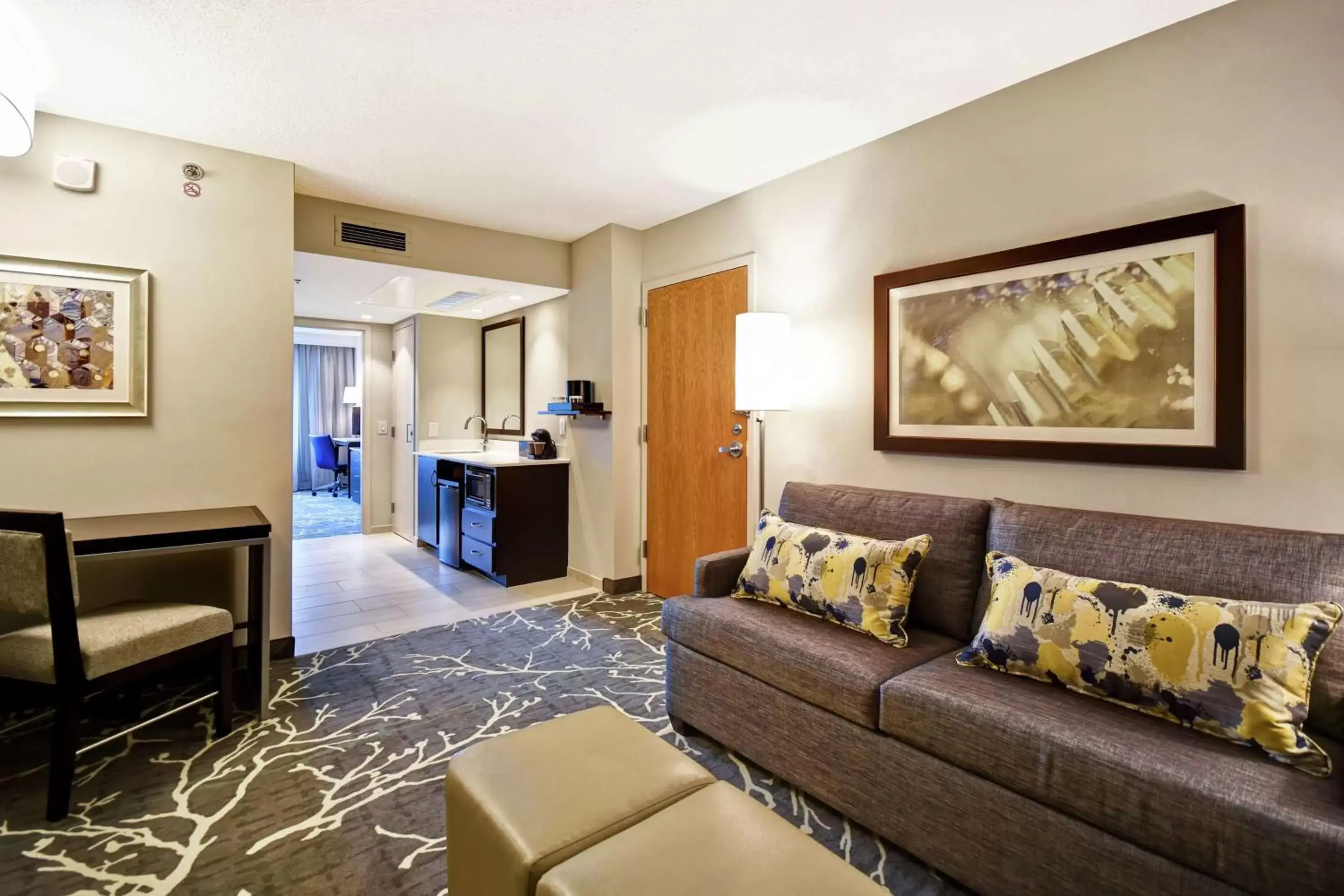 Bedroom, Seating Area in Embassy Suites by Hilton Raleigh Durham Research Triangle