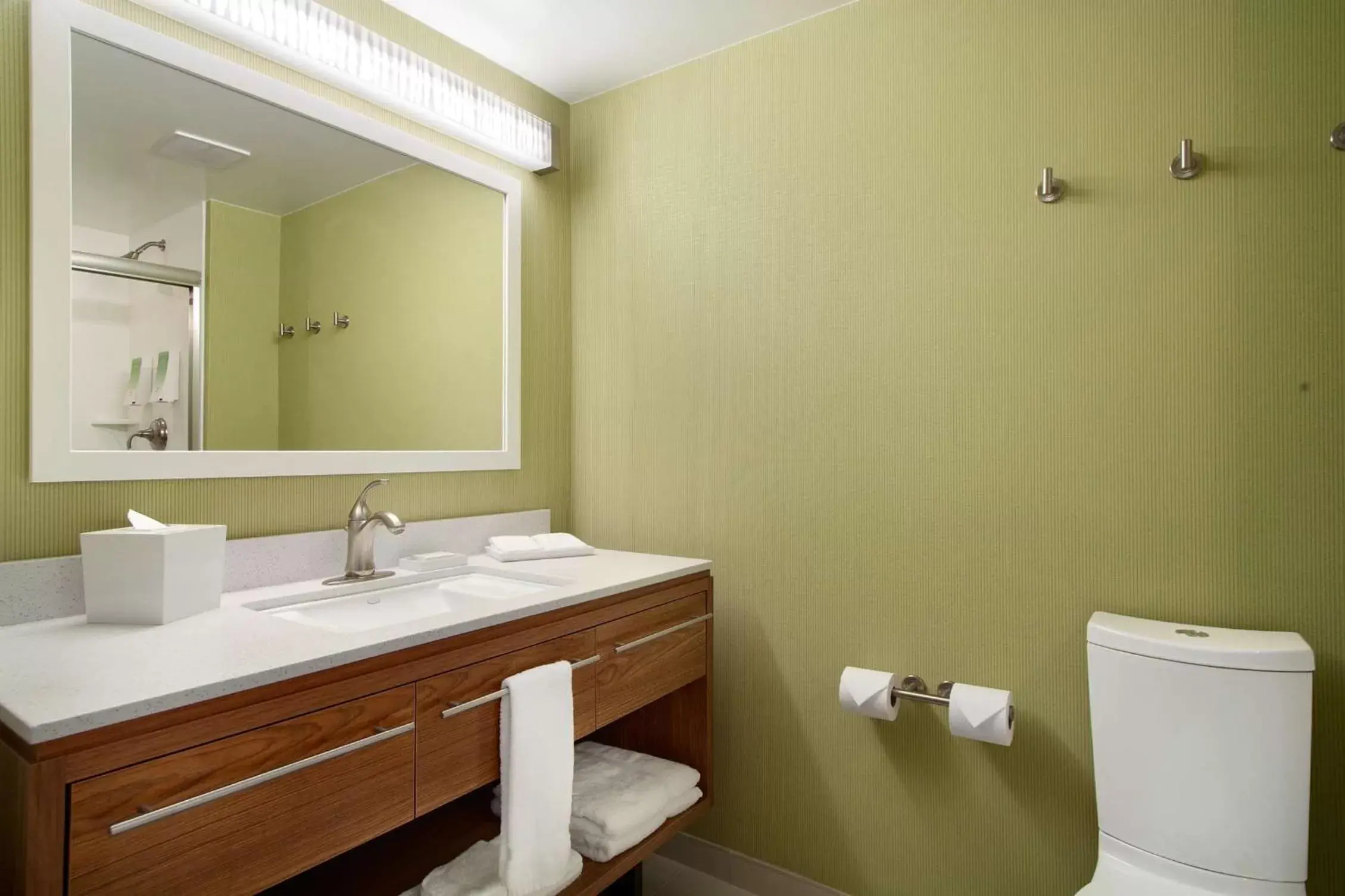 Bathroom in Home2 Suites by Hilton Baltimore/White Marsh