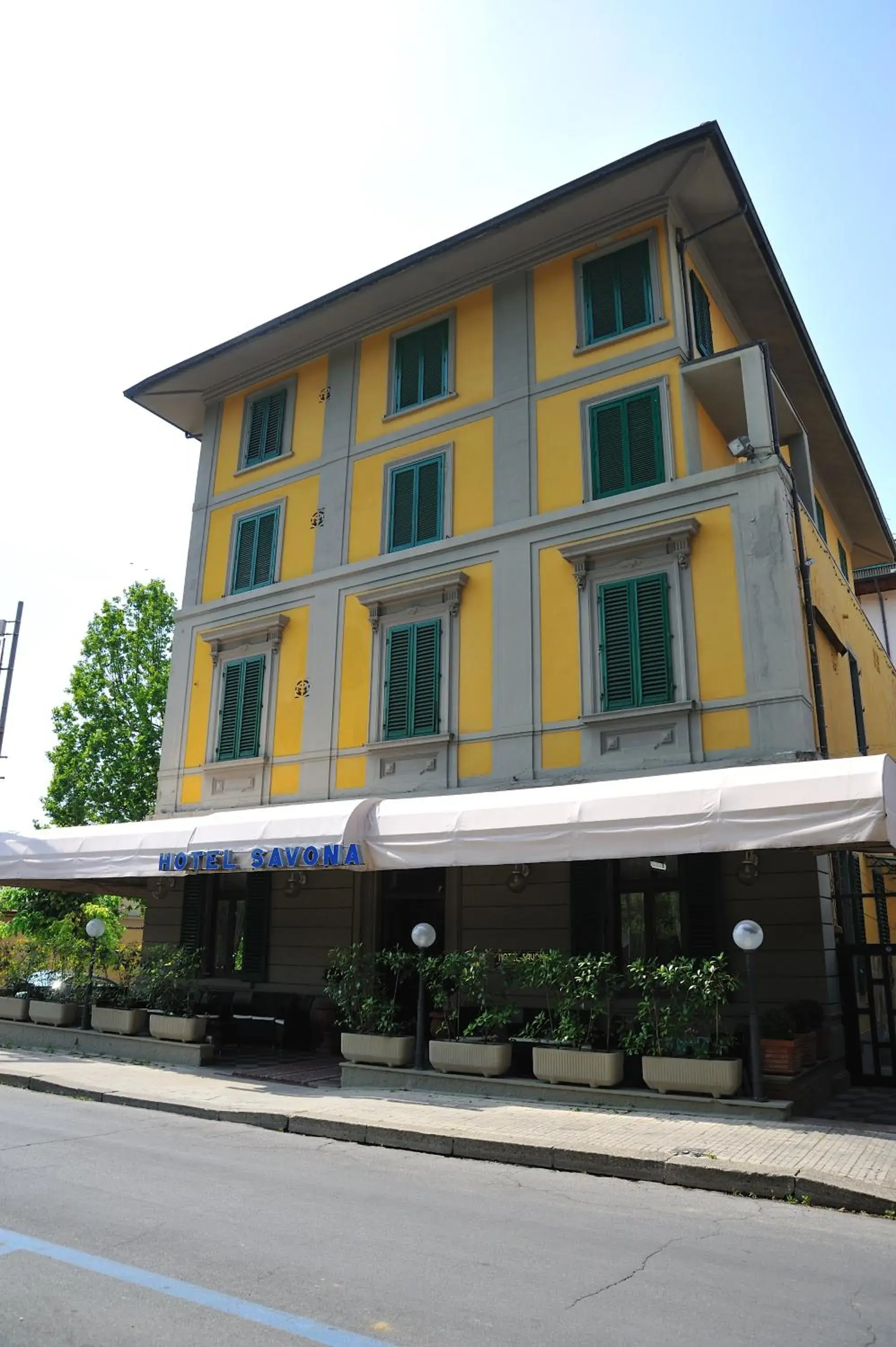 Facade/entrance, Property Building in Hotel Savona