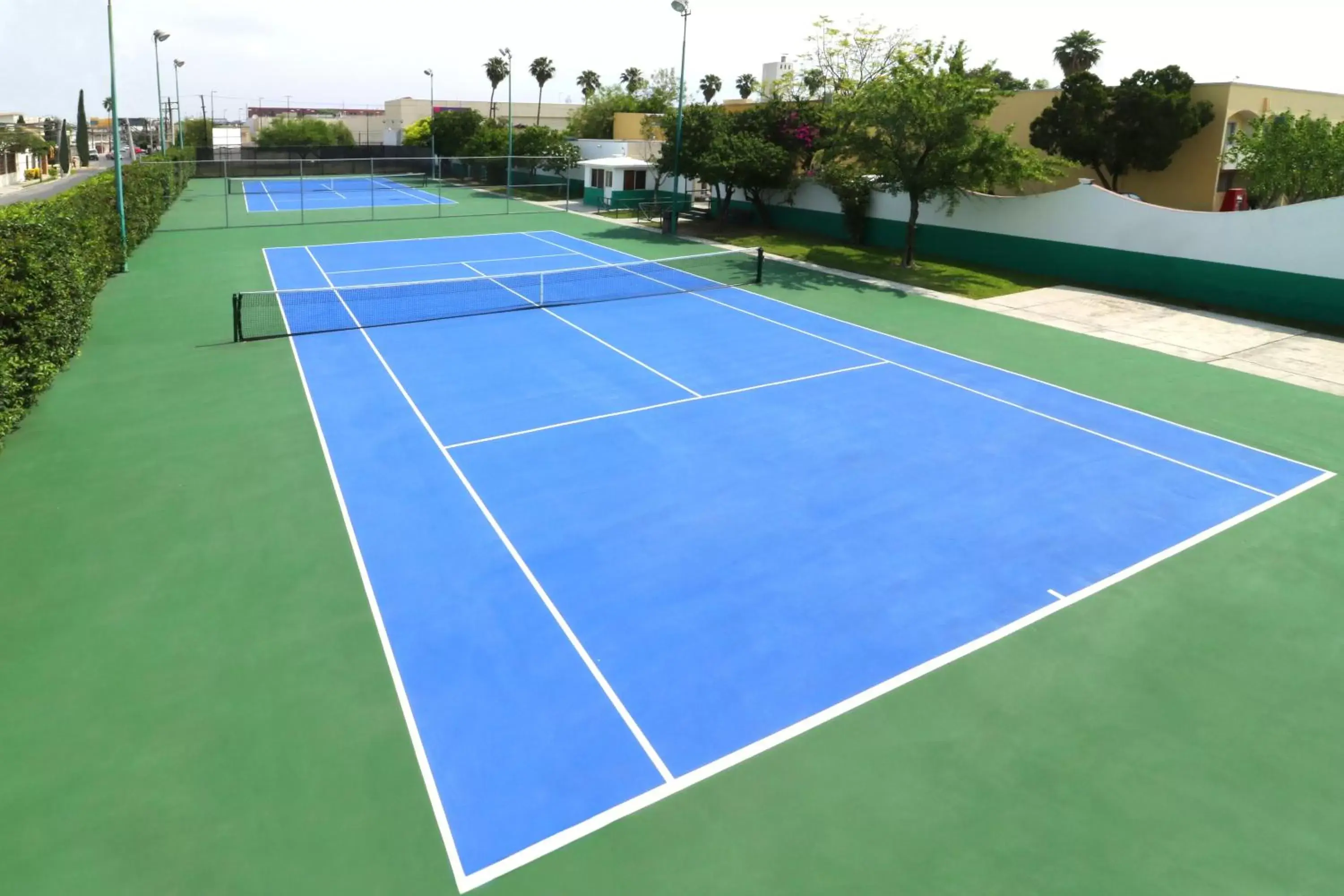 Fitness centre/facilities, Tennis/Squash in Holiday Inn Monterrey Norte, an IHG Hotel