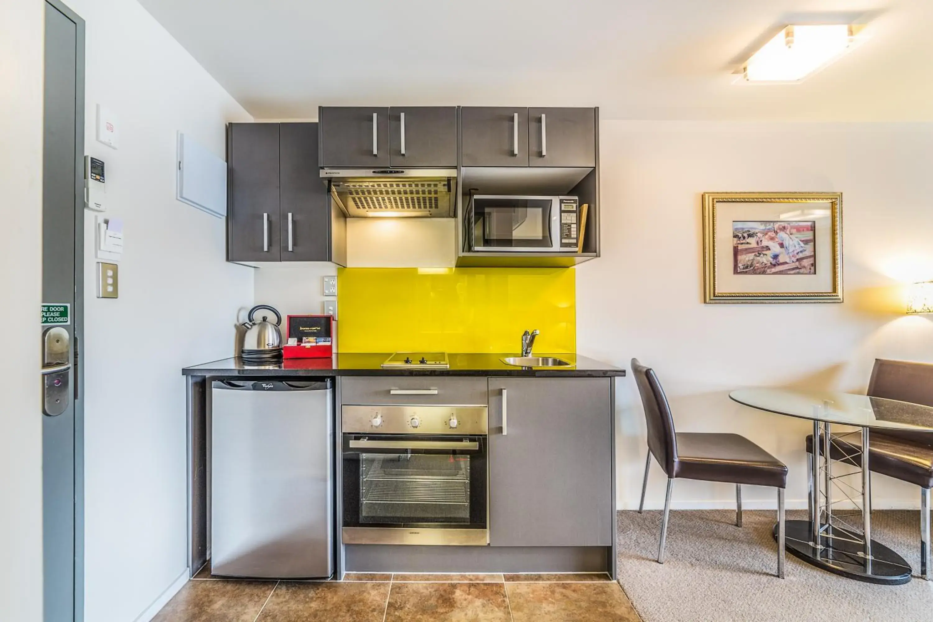 Kitchen or kitchenette, Kitchen/Kitchenette in Alexander Inn