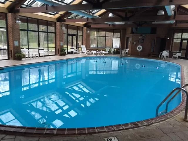 Swimming Pool in Turkey Run Inn & Cabins