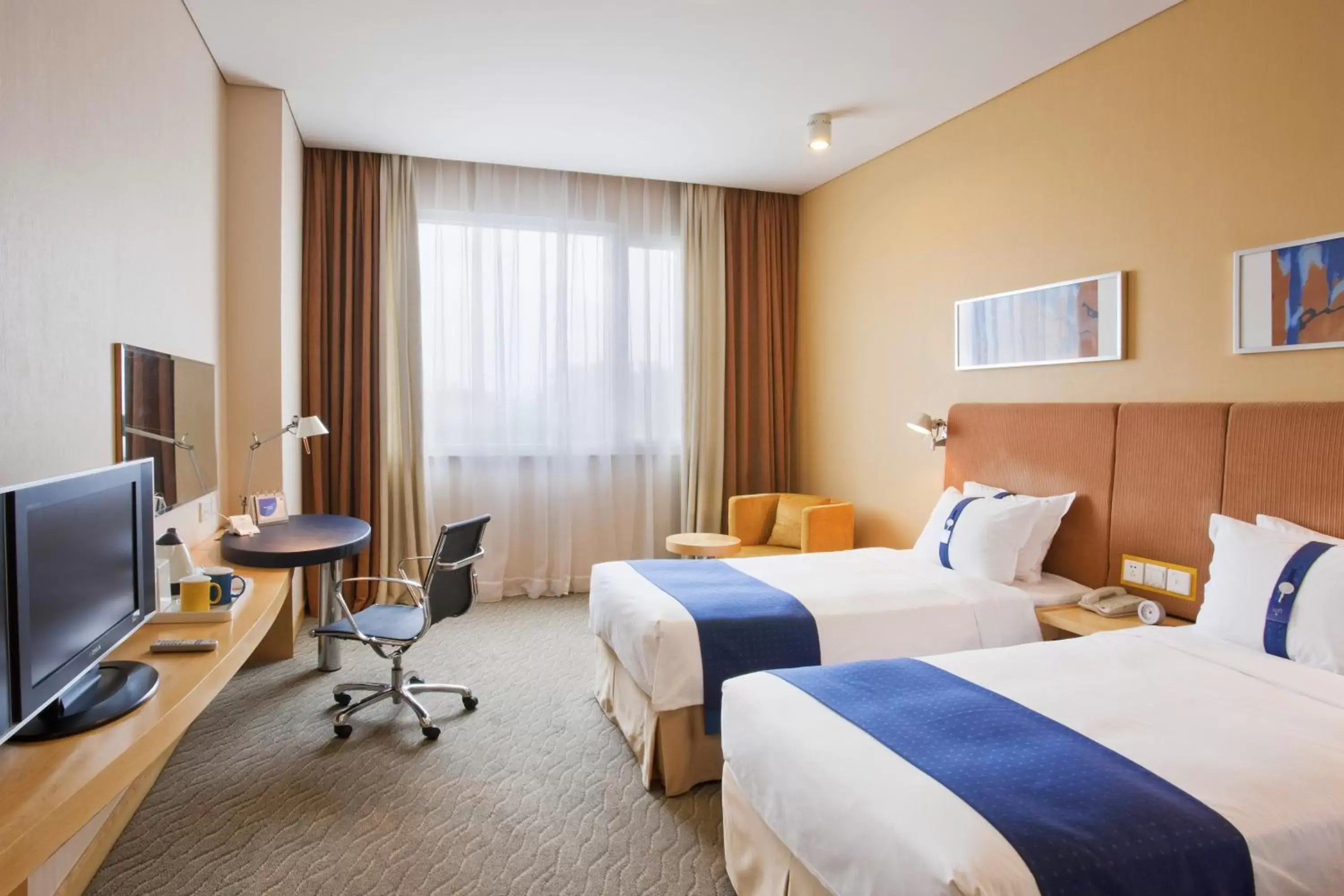 Bedroom, Bed in Holiday Inn Express Shangdi Beijing, an IHG Hotel