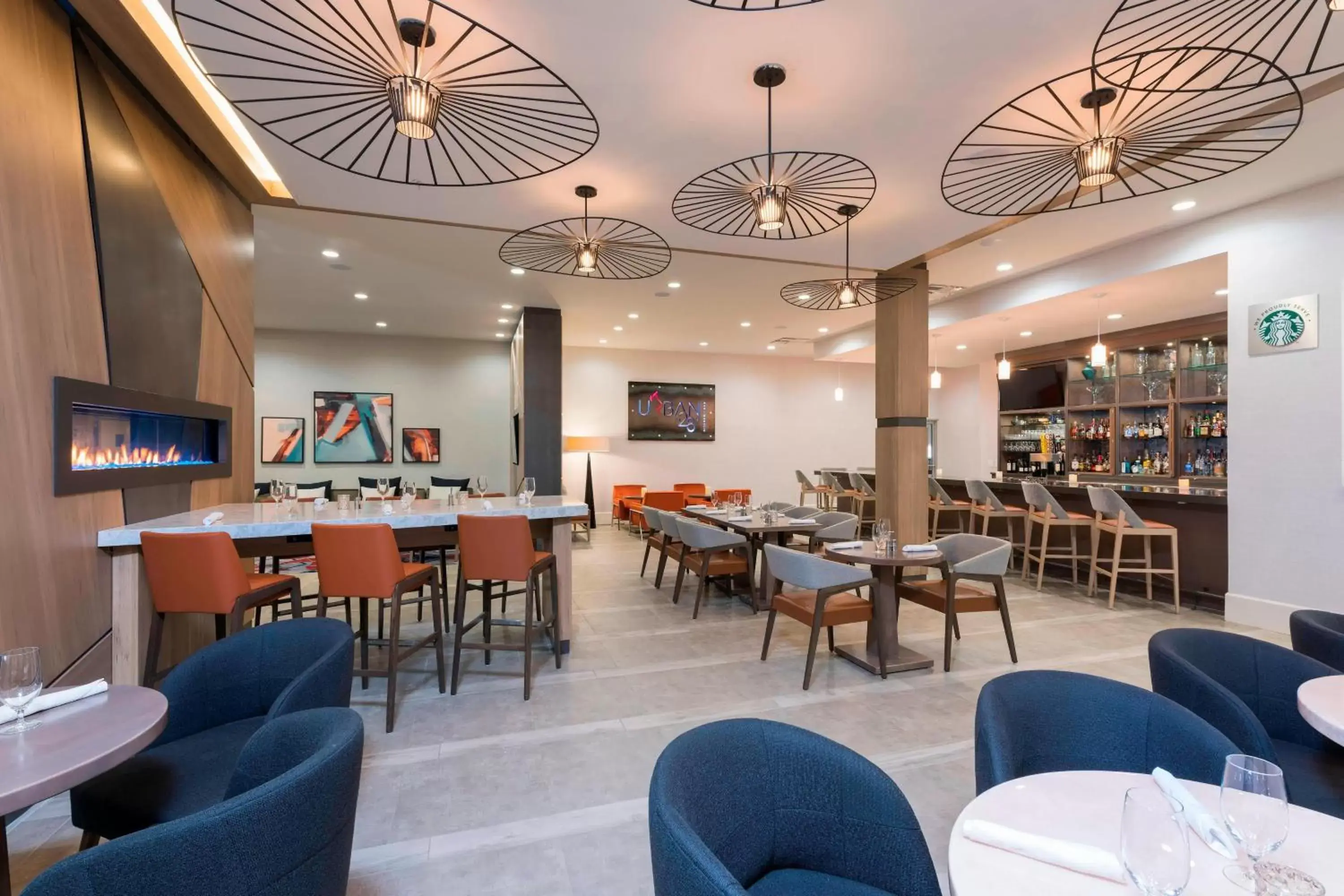 Lobby or reception, Restaurant/Places to Eat in Delta Hotels by Marriott Grand Rapids Airport