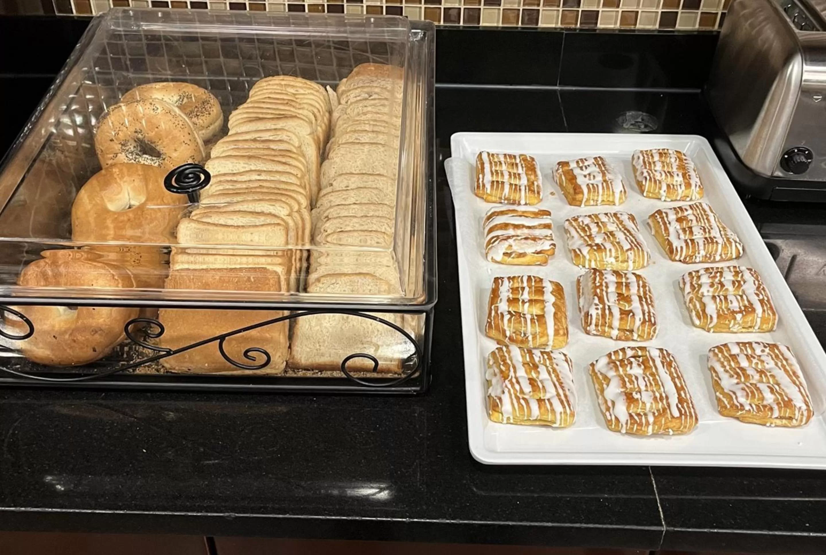 Breakfast in Hotel Lotus Kansas City Stadium