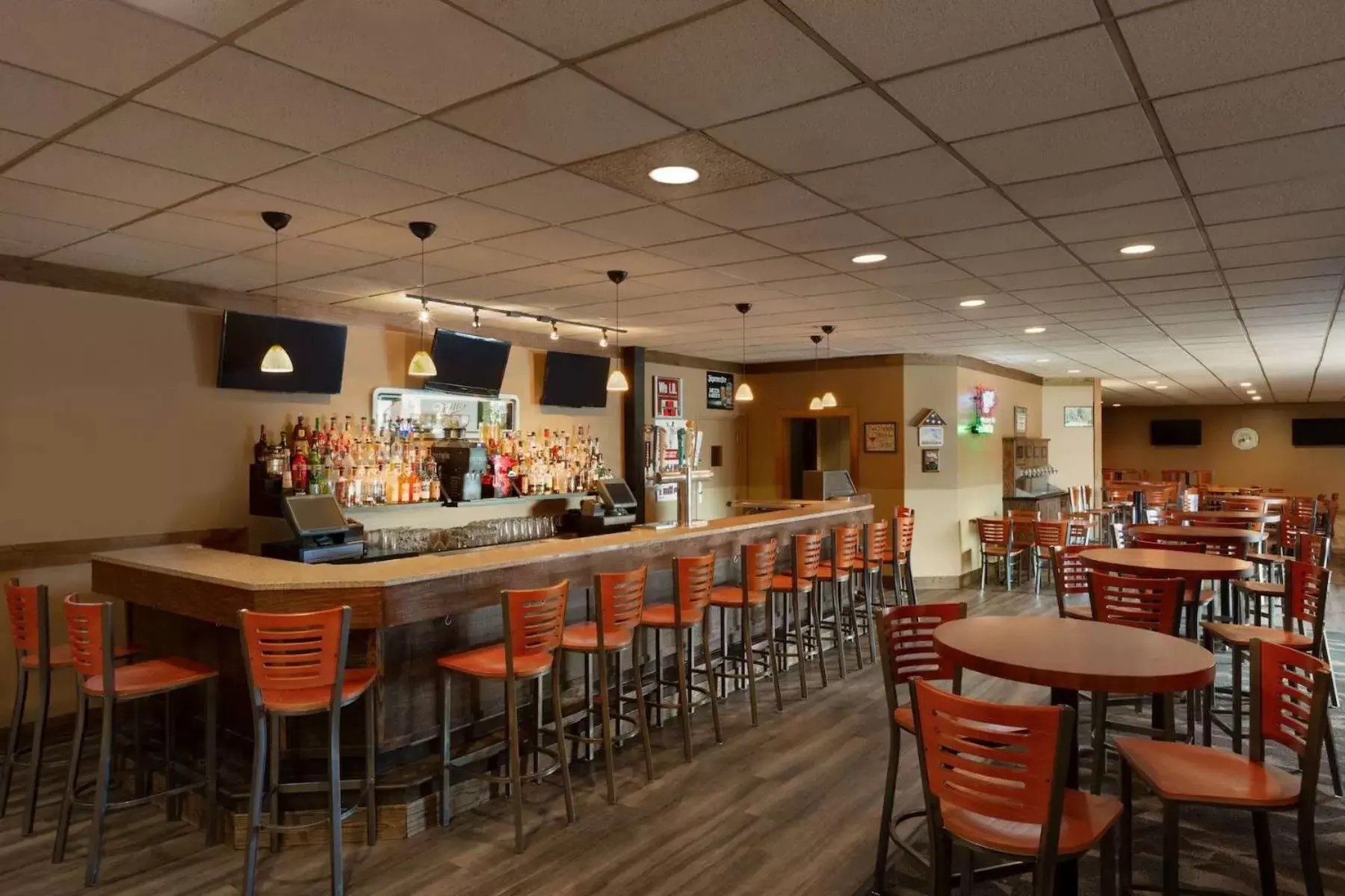 Lounge or bar, Lounge/Bar in Ramada by Wyndham Fargo