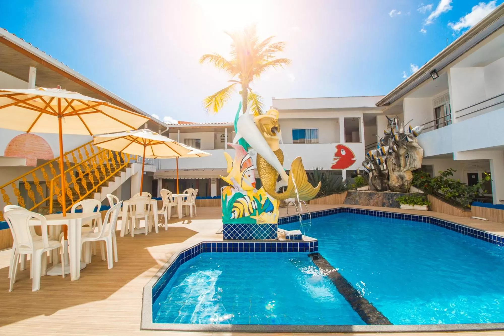 Swimming pool in Shangrilá - Rede Soberano