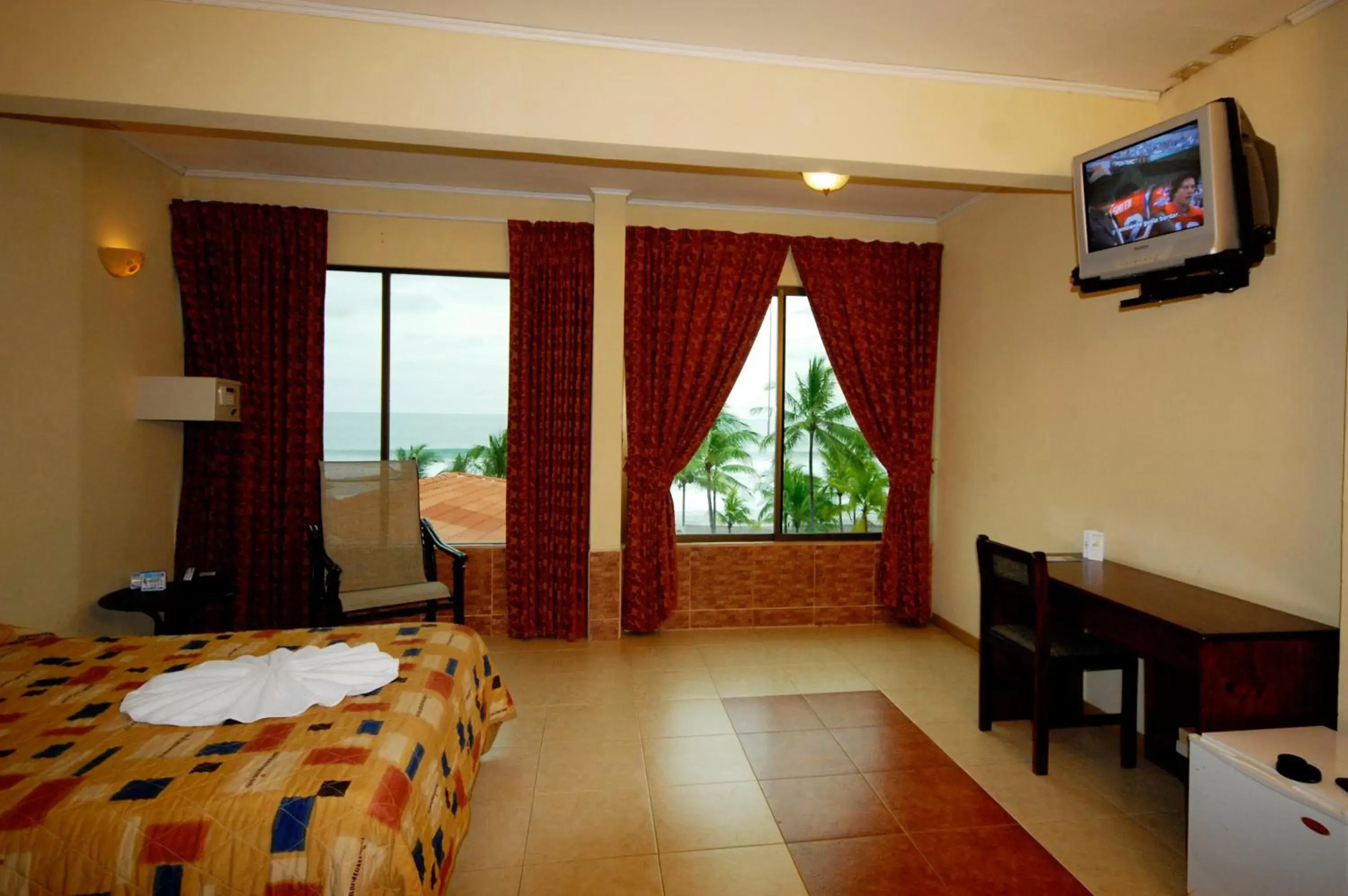 View (from property/room), TV/Entertainment Center in Balcon del Mar Beach Front Hotel