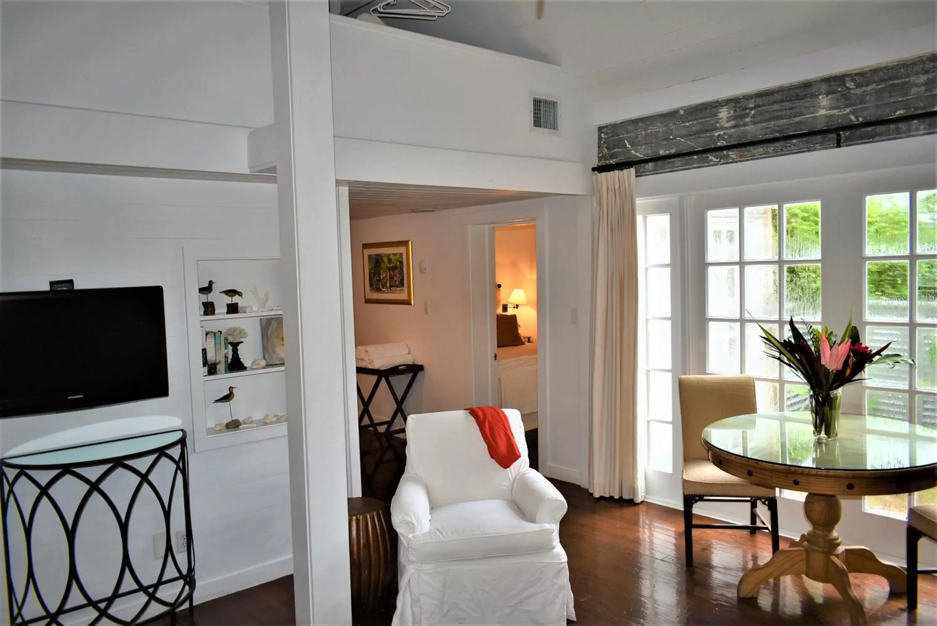 Living room, Seating Area in Simonton Court Historic Inn & Cottages