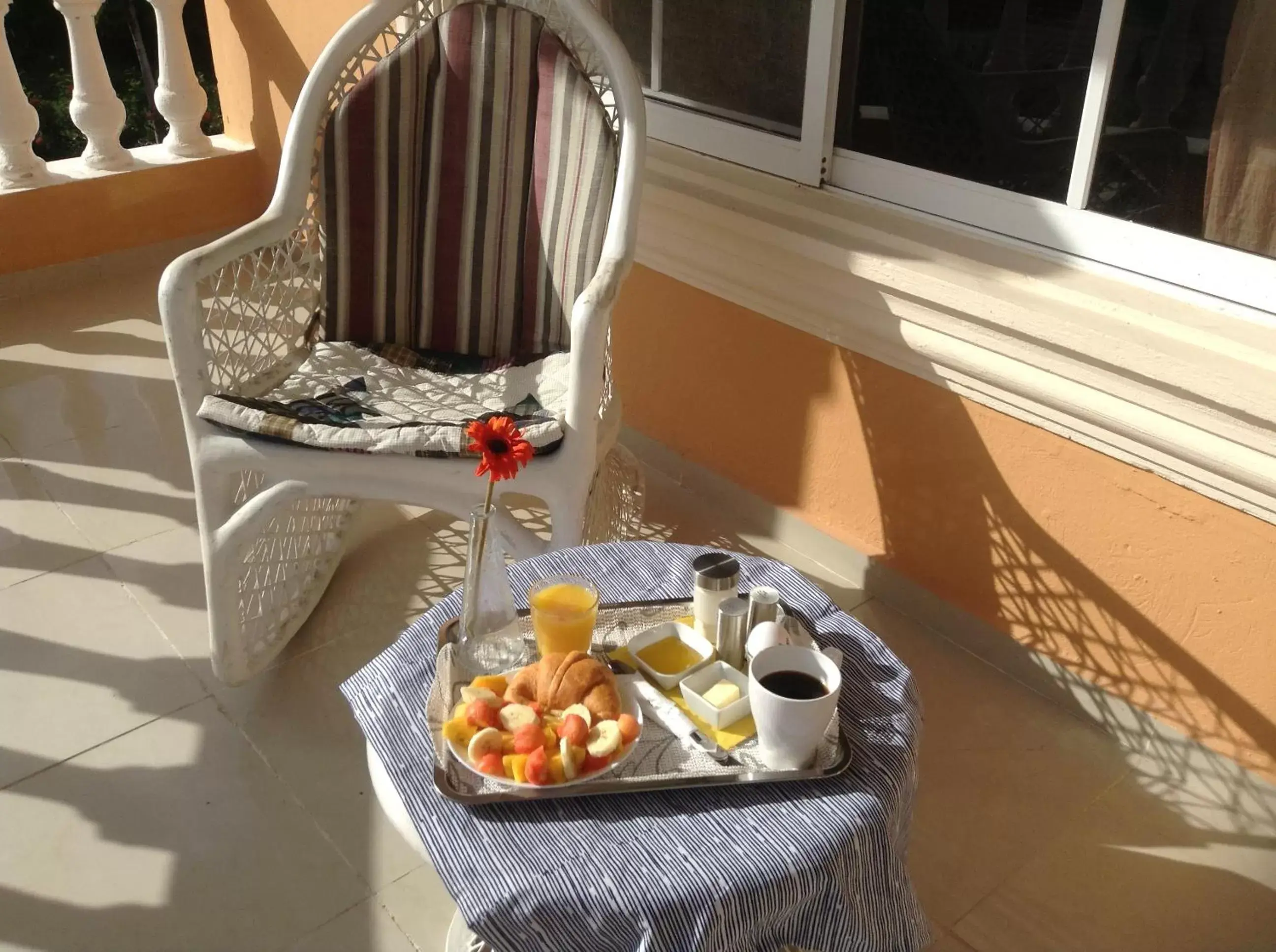 Breakfast in White Sands shared apartments