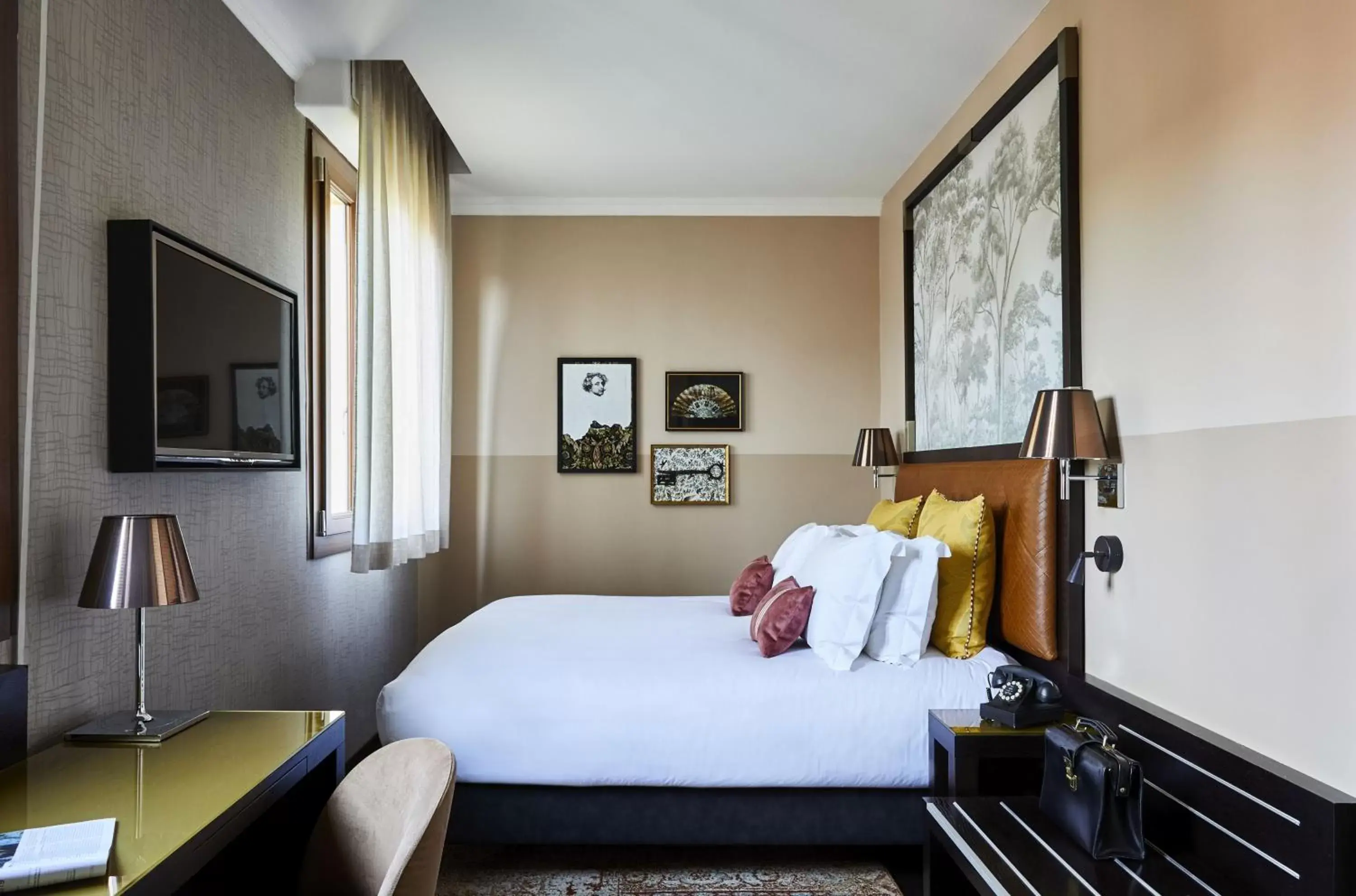 Photo of the whole room, Bed in Hotel Indigo Venice - Sant'Elena, an IHG Hotel