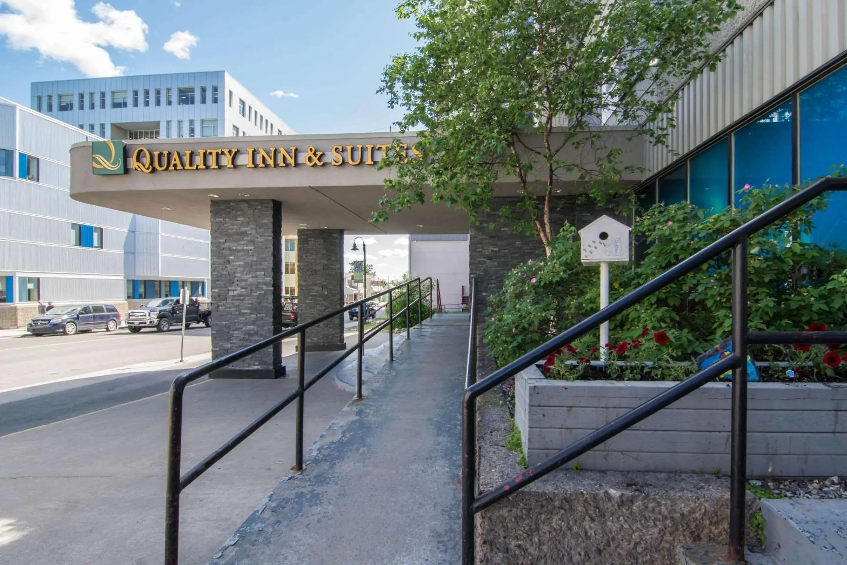 Property building in Quality Inn & Suites Yellowknife