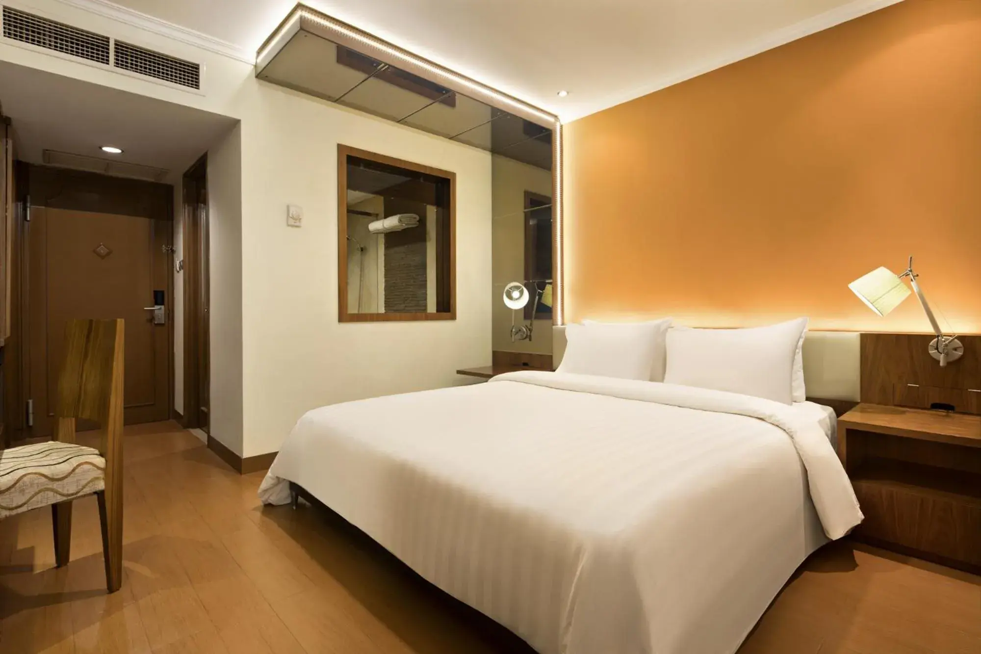 Bedroom, Bed in Golden Boutique Hotel Kemayoran