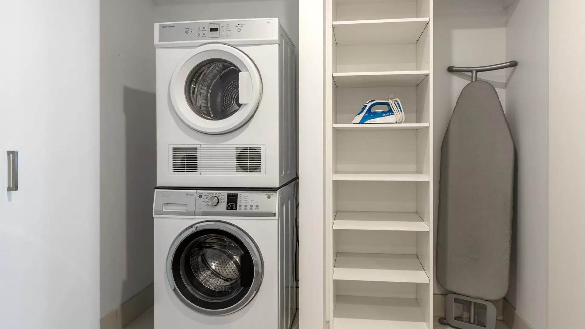 Area and facilities in Oaks Melbourne Southbank Suites