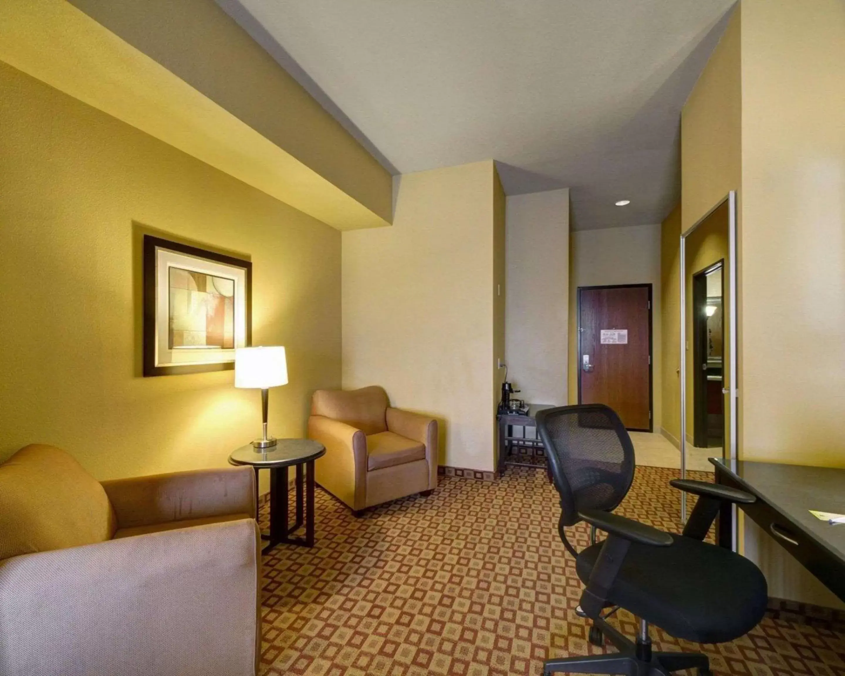 Photo of the whole room, Seating Area in Comfort Inn & Suites Donna near I-2