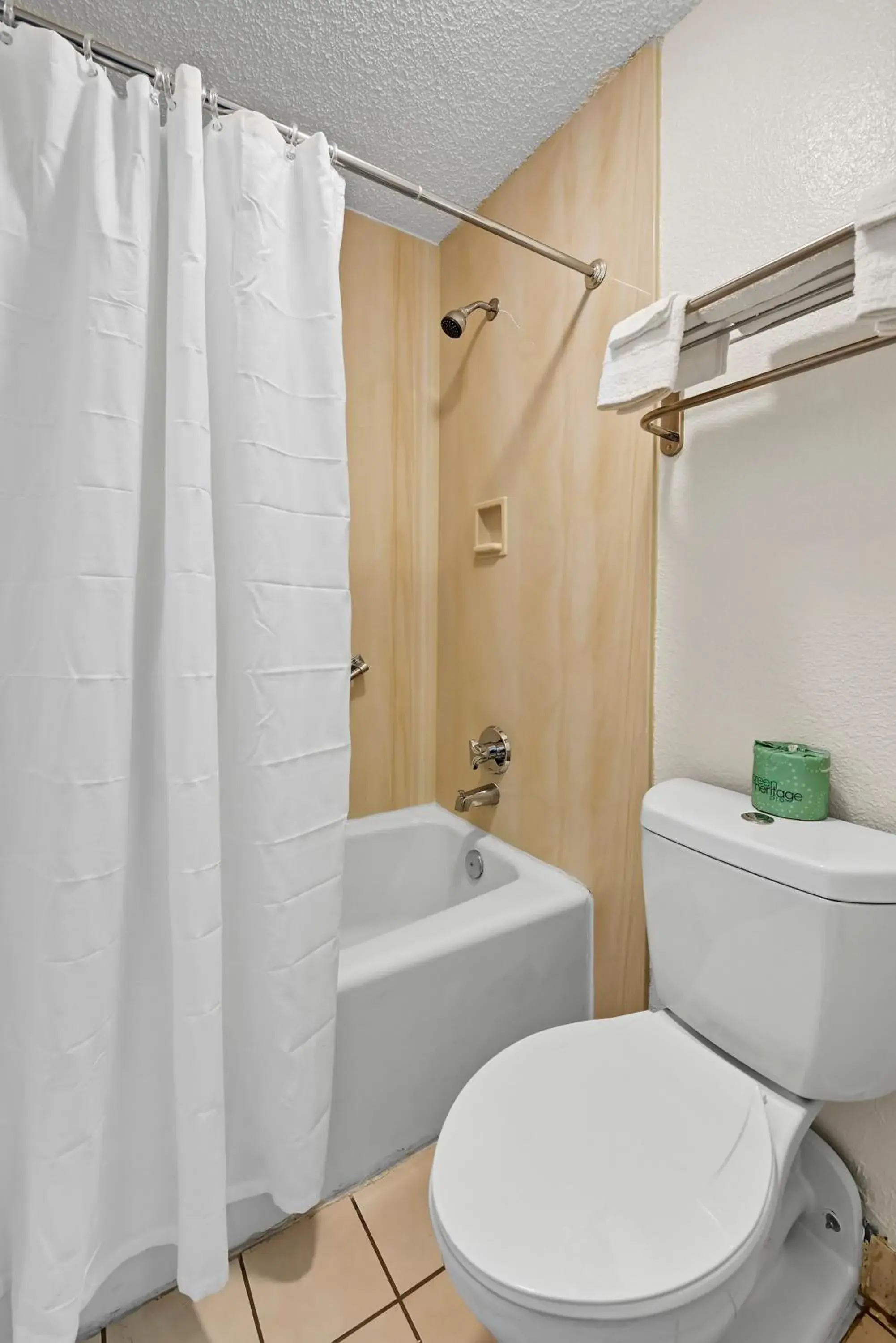 Bathroom in Zen Living Suites Extended Stay - Jacksonville - Orange Park