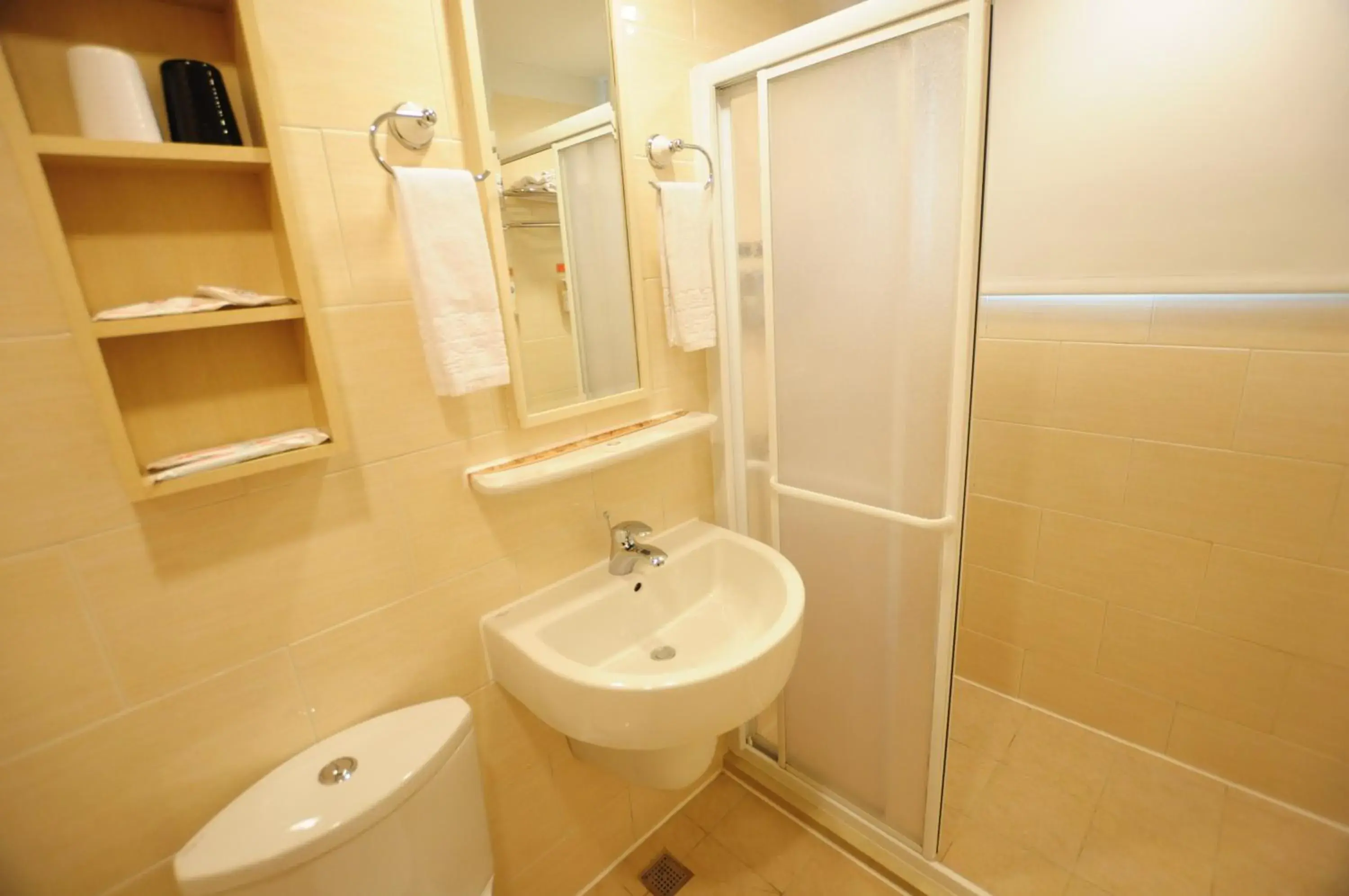 Shower, Bathroom in Kindness Hotel Min Sheng