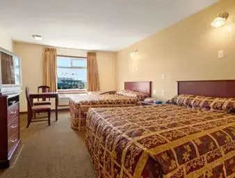 Deluxe Queen Room with Two Queen Beds - Smoking in Super 8 by Wyndham Fort Saskatchewan