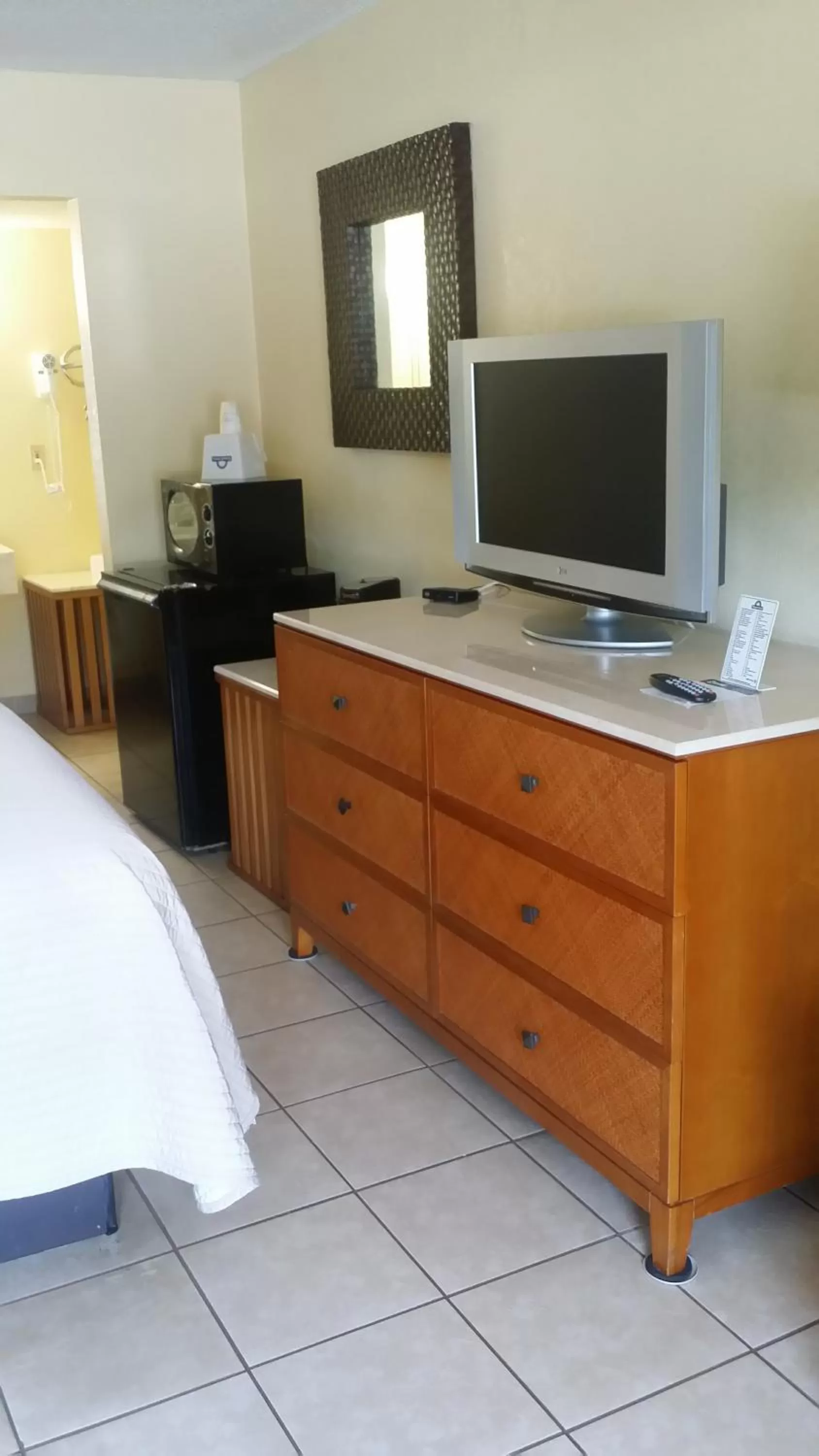 Bedroom, Bed in Days Inn by Wyndham Cocoa Cruiseport West At I-95/524