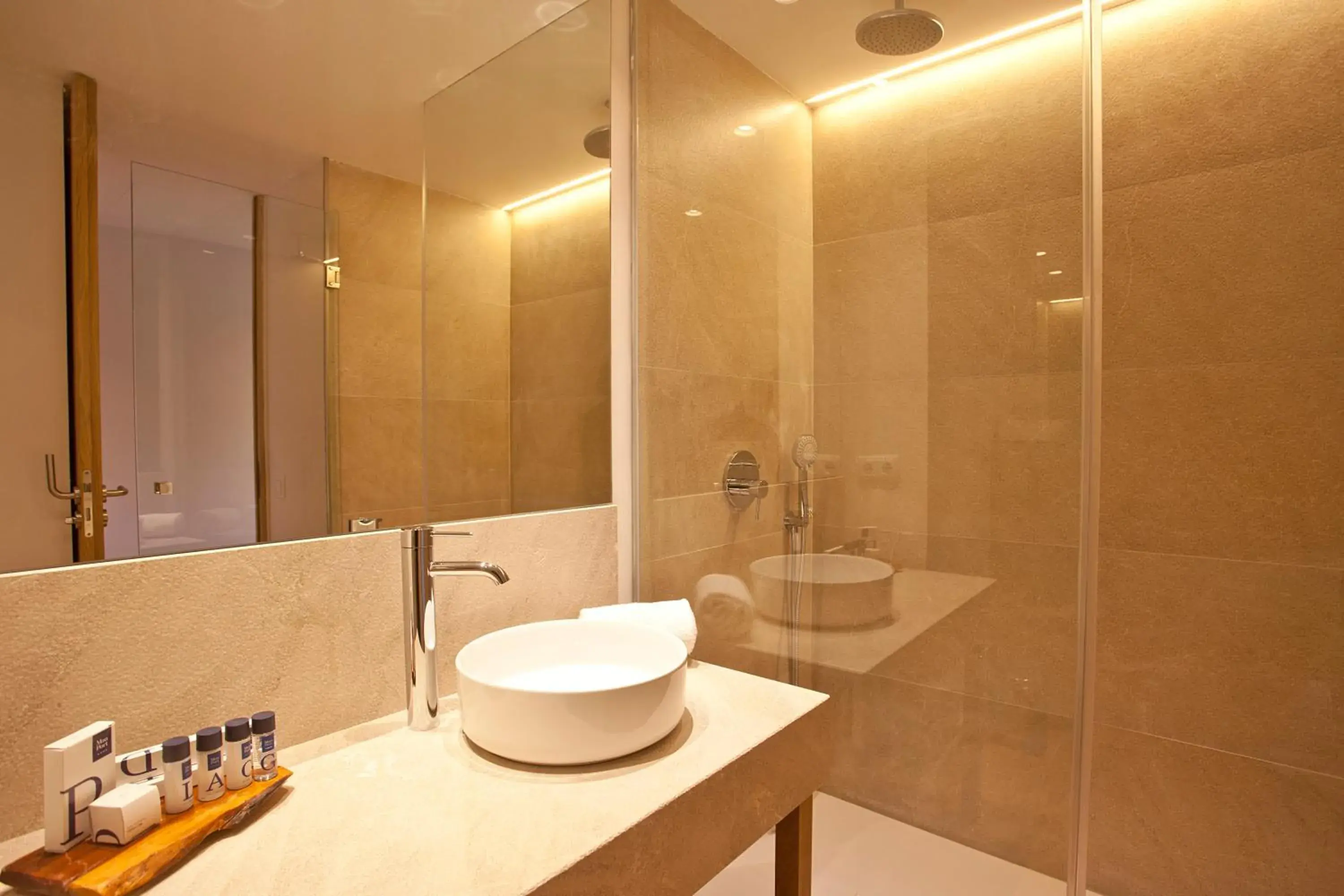 Shower, Bathroom in Mon Port Hotel & Spa