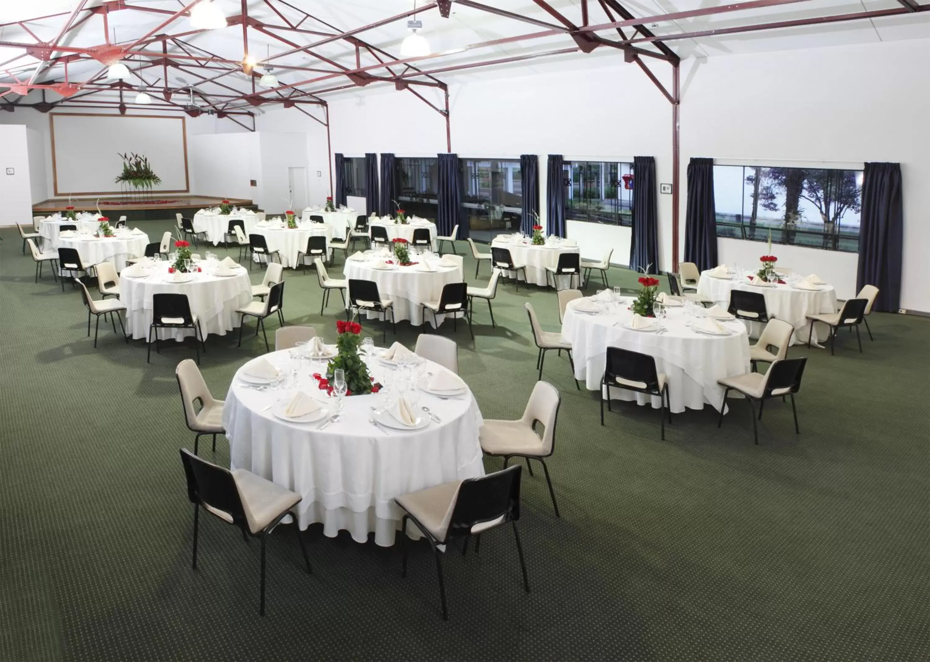 Meeting/conference room, Restaurant/Places to Eat in Estelar Recinto Del Pensamiento Hotel Y Centro De Convenciones