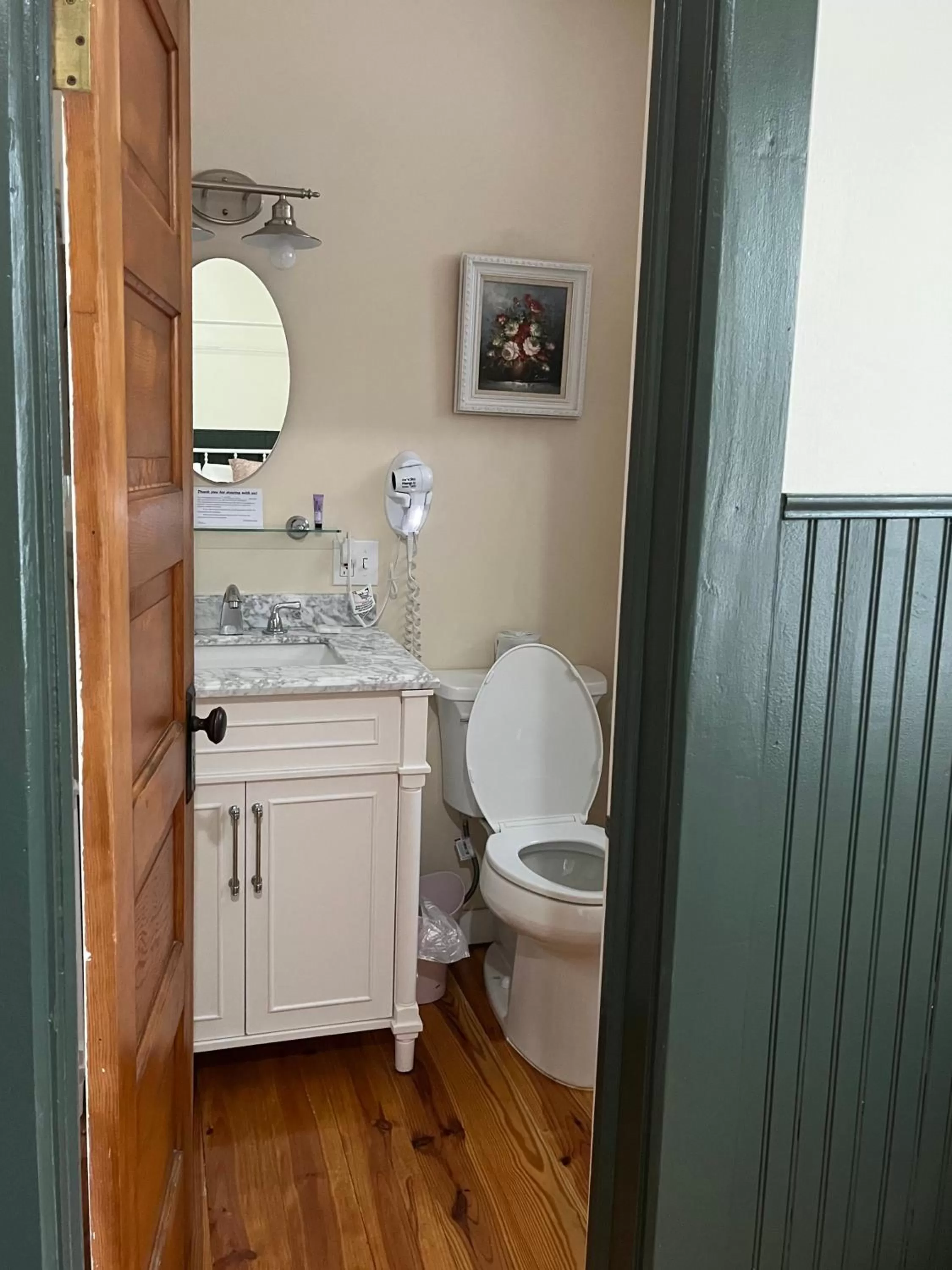 Bathroom in Terrace Inn and 1911 Restaurant