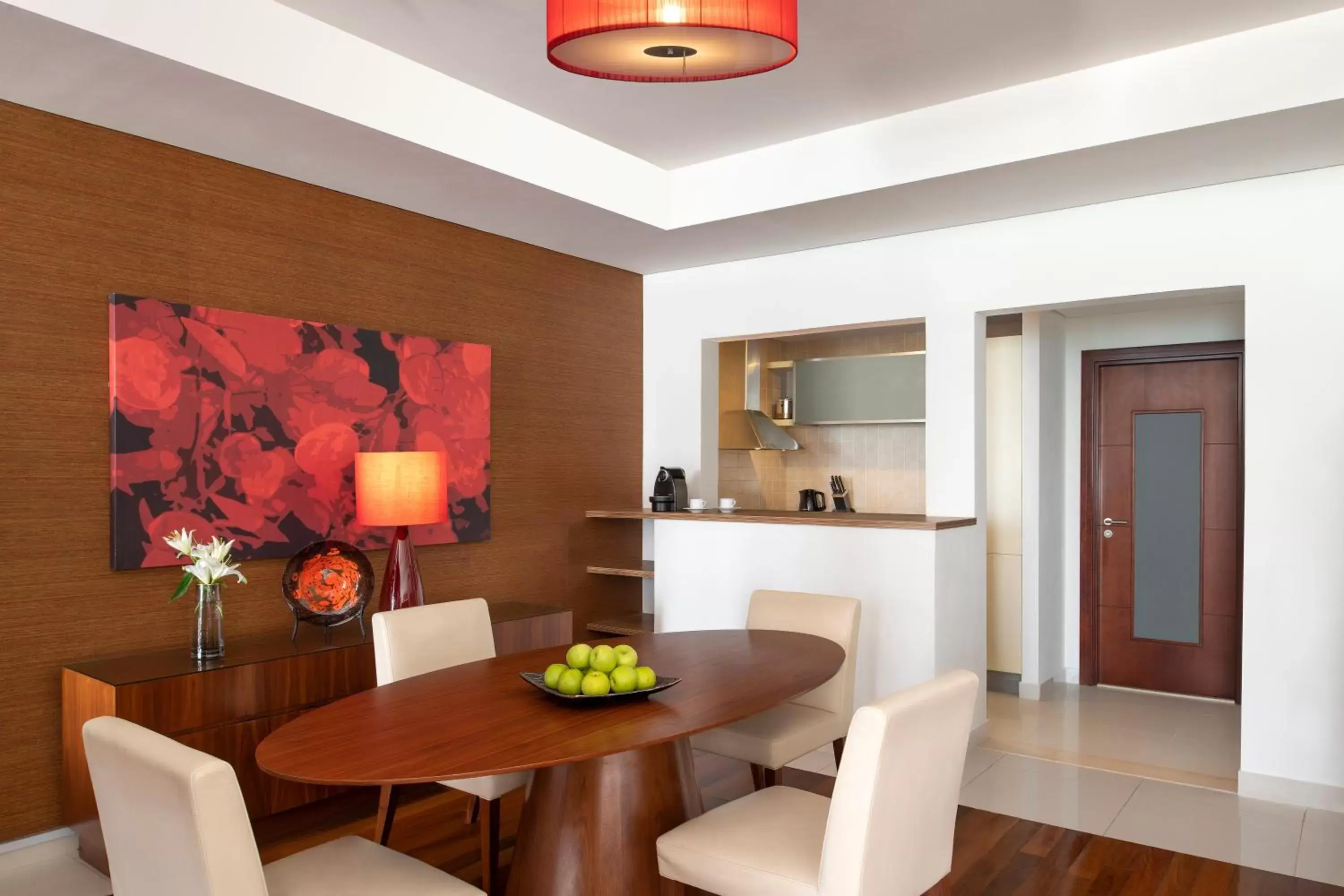 Kitchen or kitchenette, Dining Area in Fraser Suites Doha