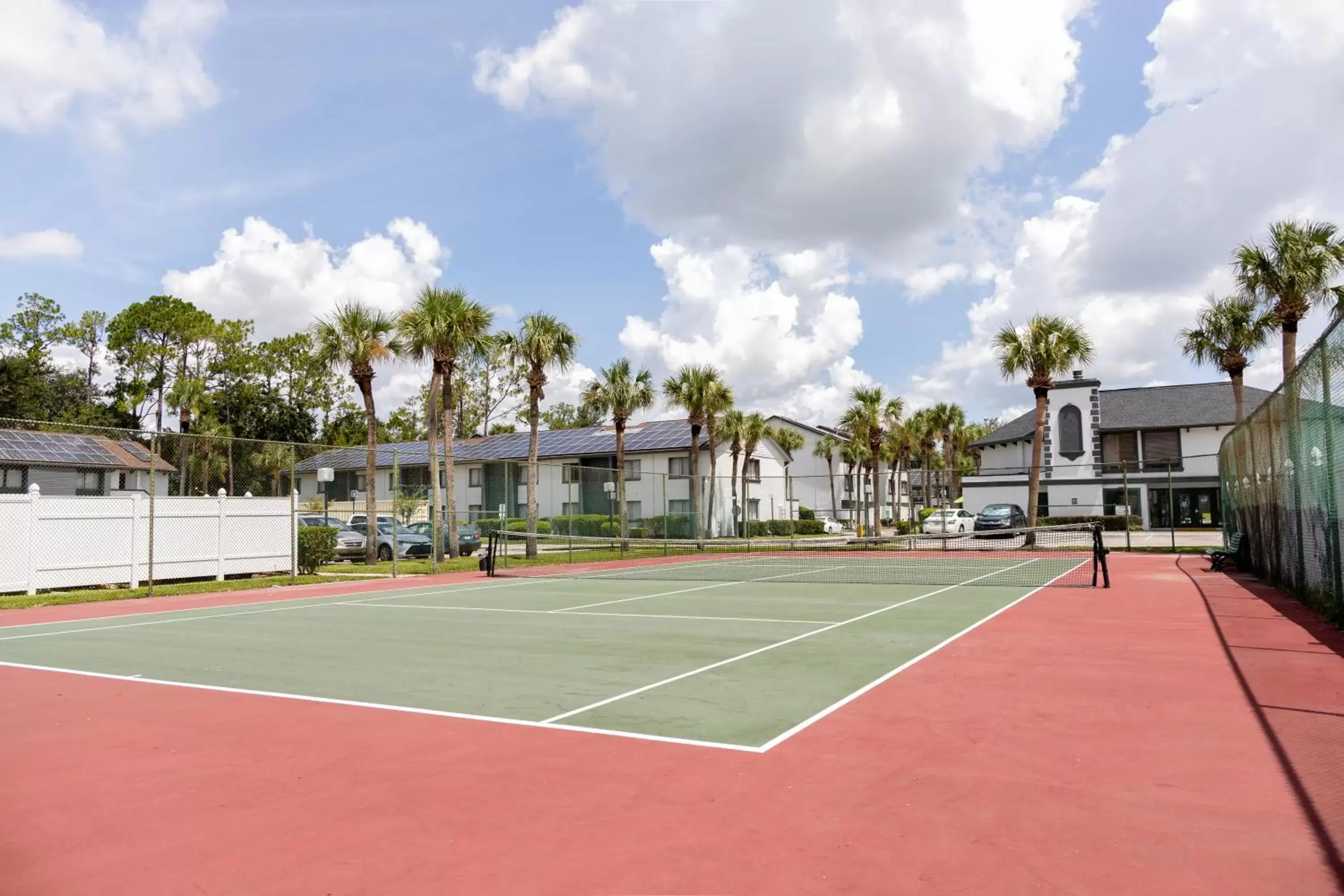 Tennis court, Tennis/Squash in Legacy Vacation Resorts Kissimmee & Orlando - Near Disney