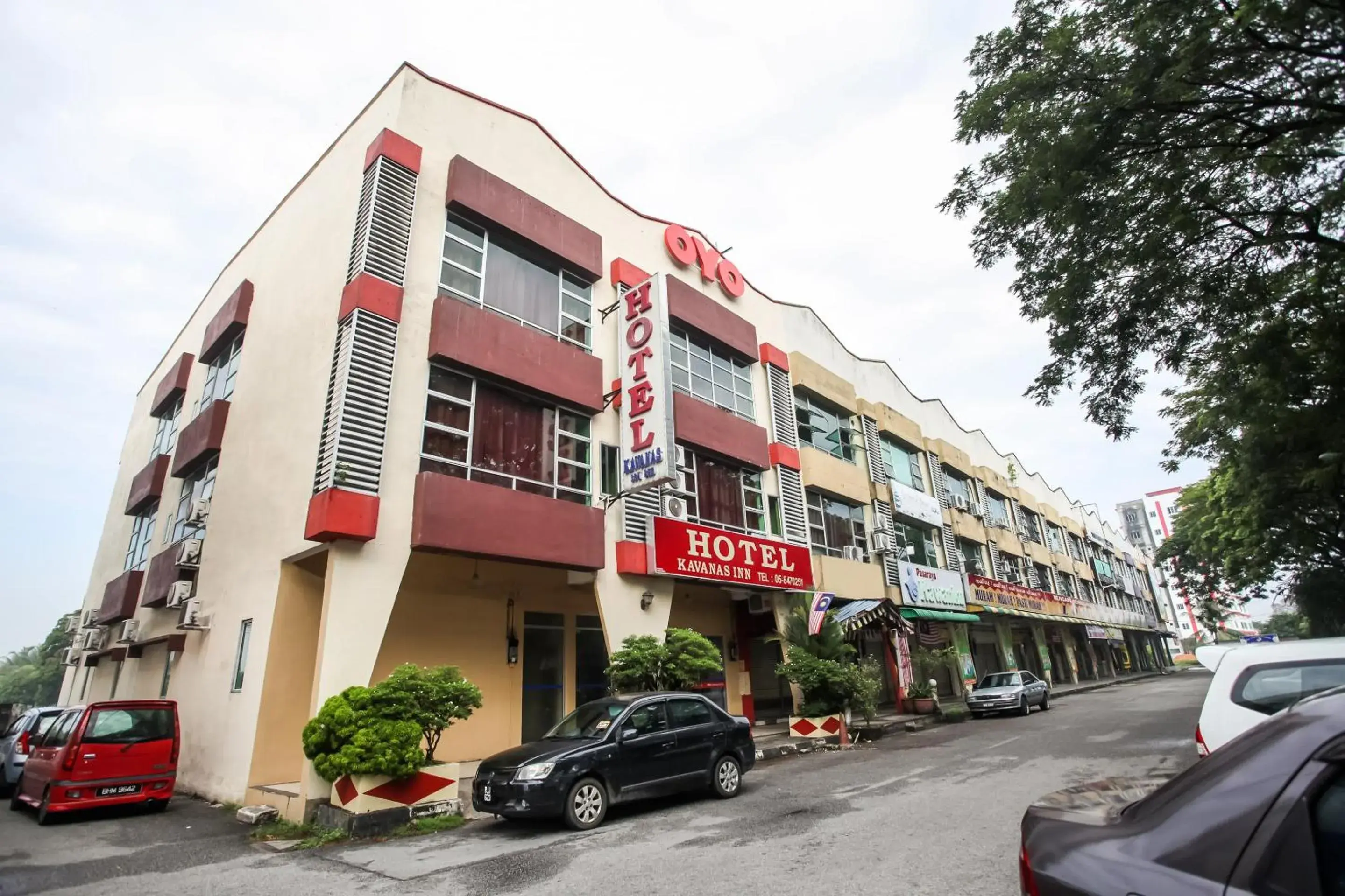 Facade/entrance, Property Building in Super OYO 89427 Kavanas Hotel Taiping