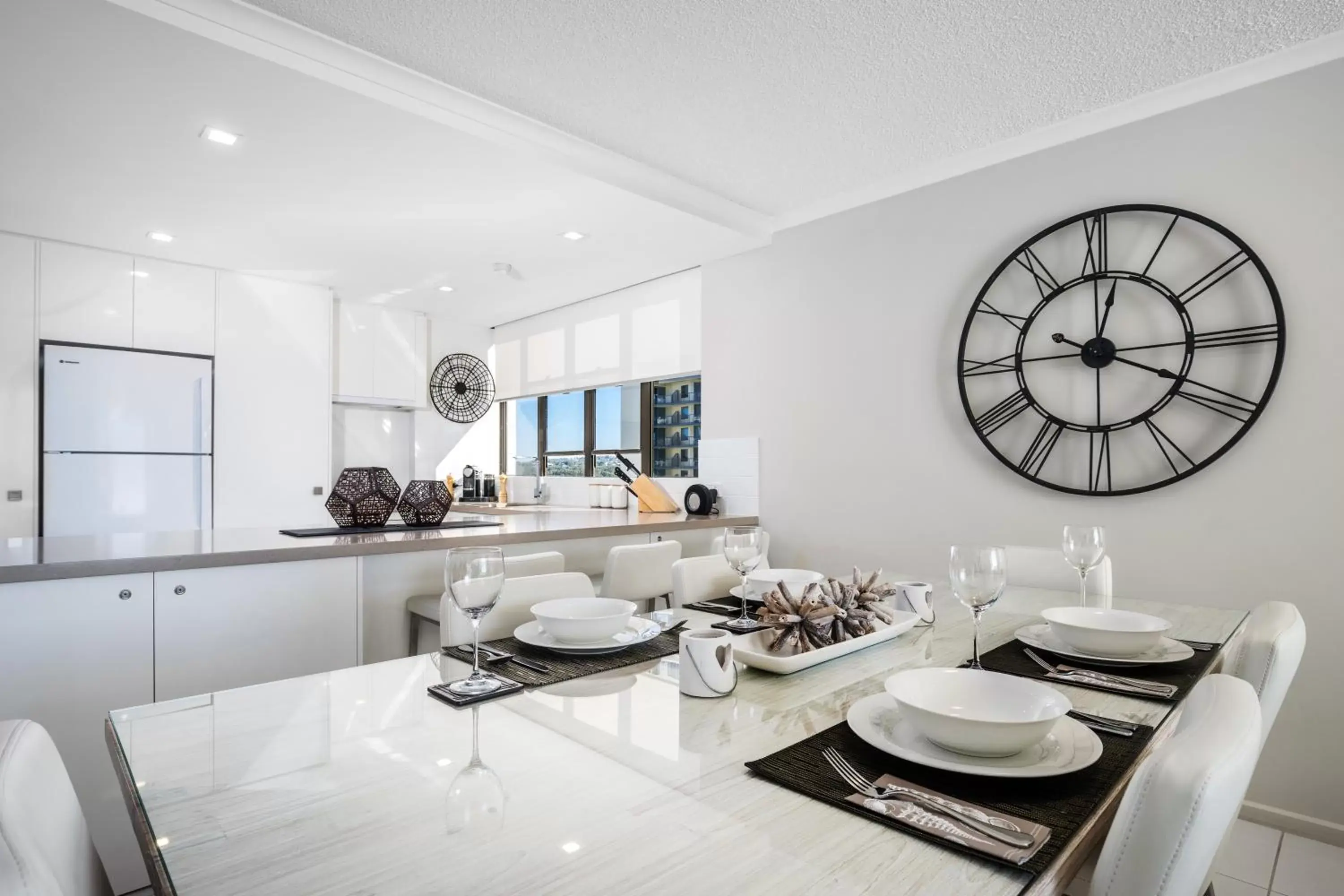 Kitchen or kitchenette, Dining Area in Pacific Beach Resort