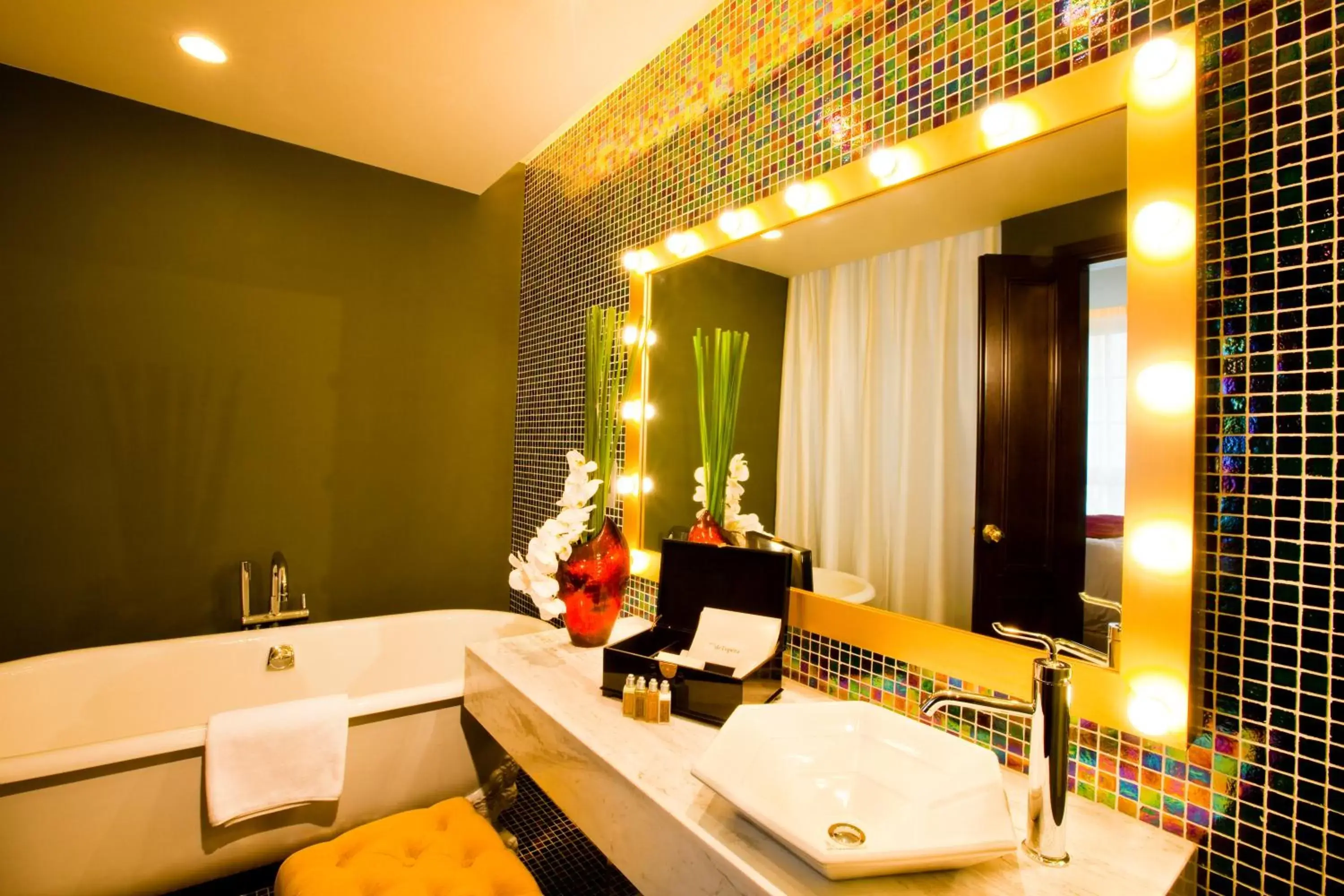 Bathroom in Hotel de l'Opera Hanoi - MGallery