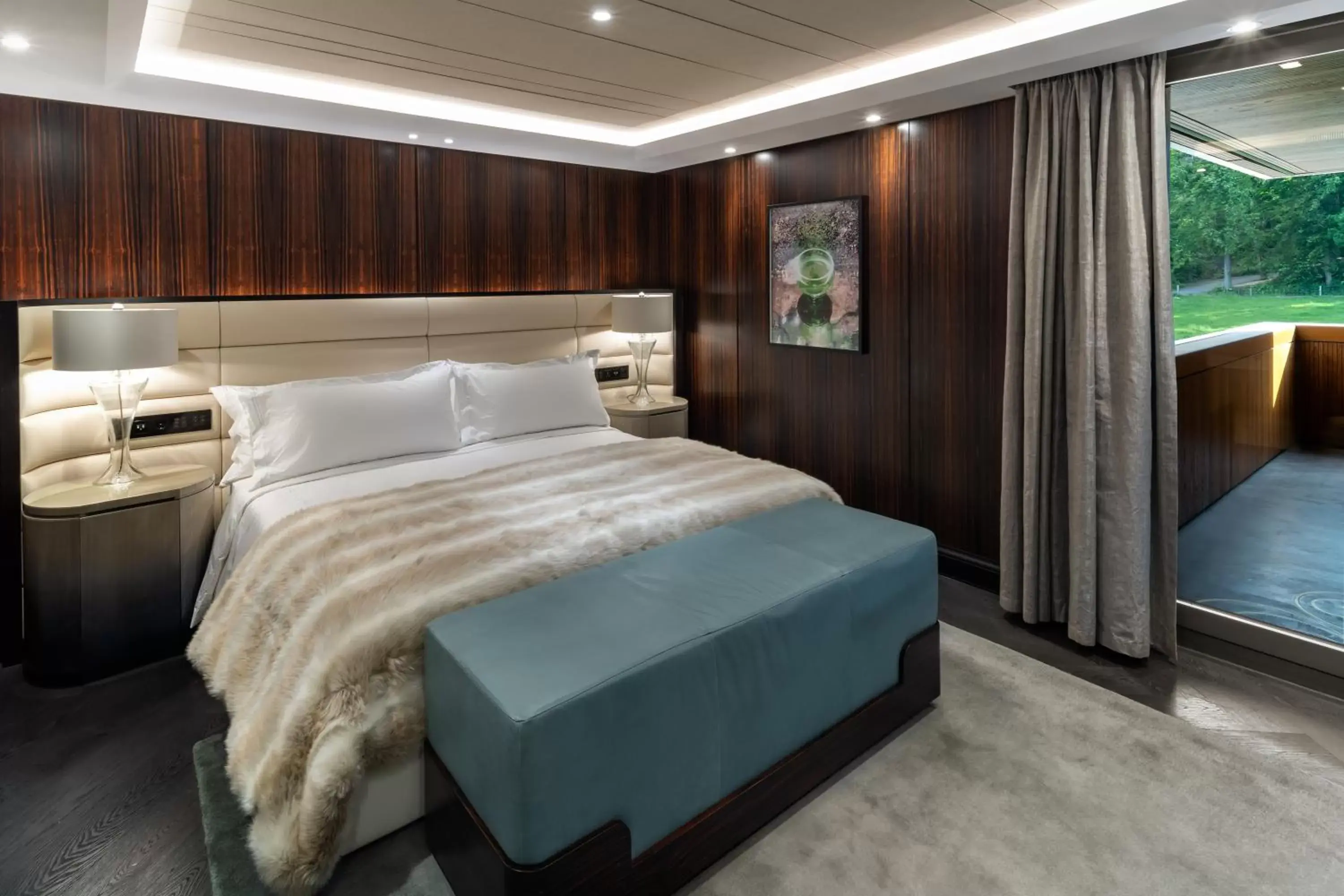 Bed in FIVE Zurich - Luxury City Resort