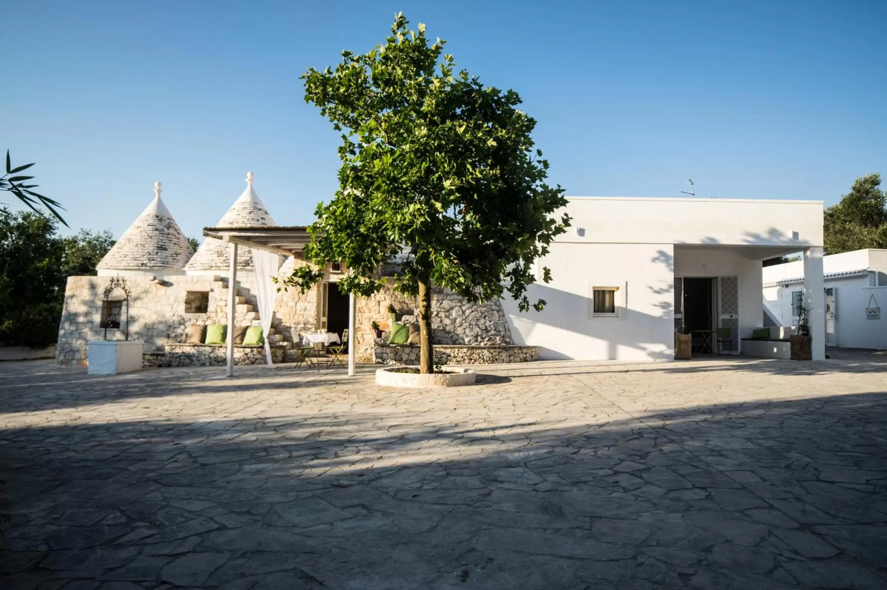 Patio, Property Building in Relais Trulli Le Icone