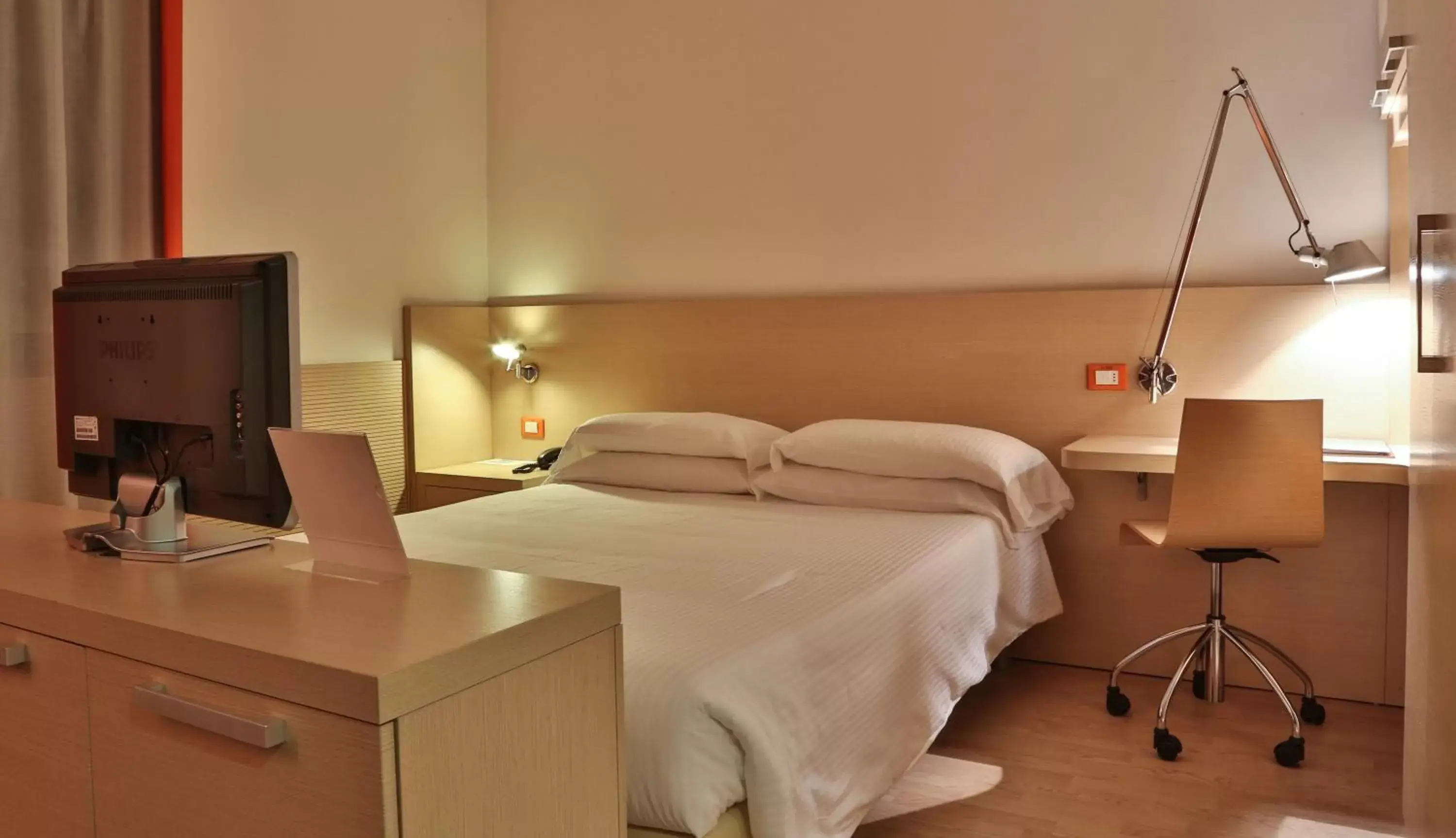 Shower, Bed in Best Western Plus Hotel Galileo Padova