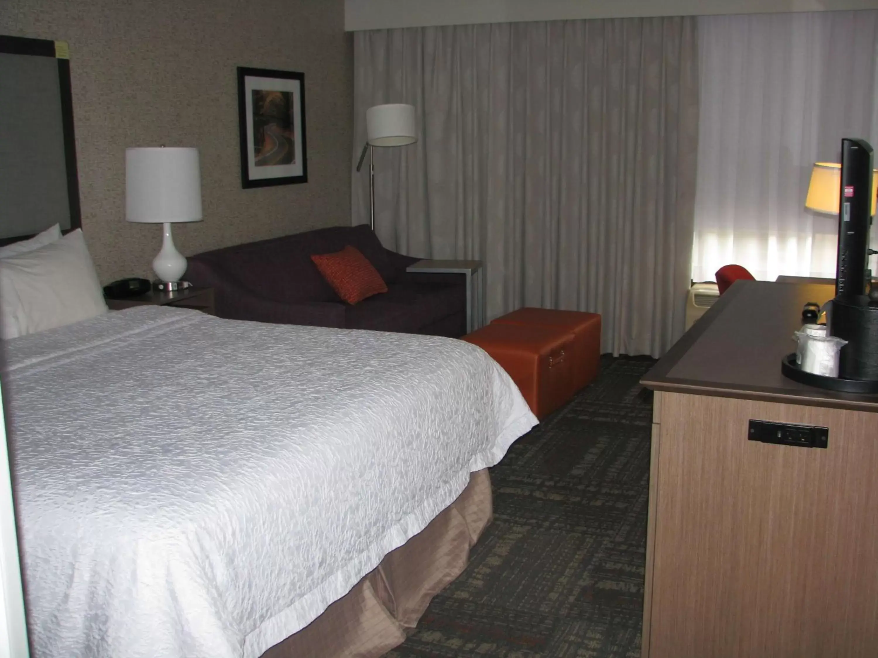 Bed in Hampton Inn Sevierville